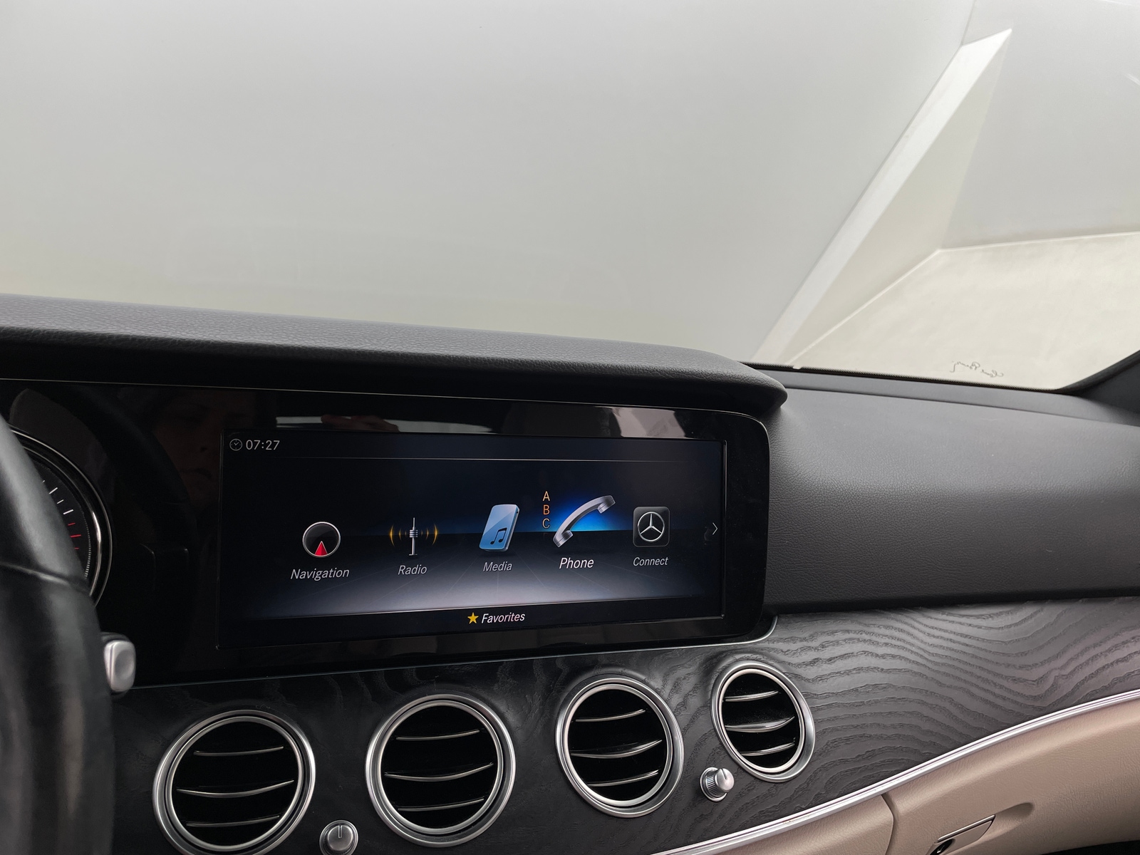 Thumbnail: 2019 Mercedes-Benz E-Class - 3