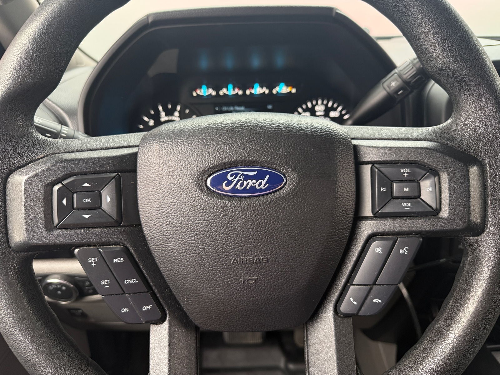 Thumbnail: 2019 Ford Econoline - 5