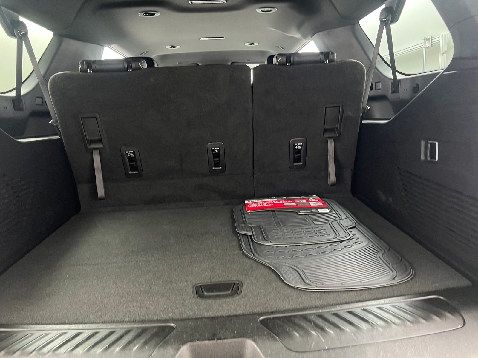 Thumbnail: 2023 GMC Yukon XL - 6