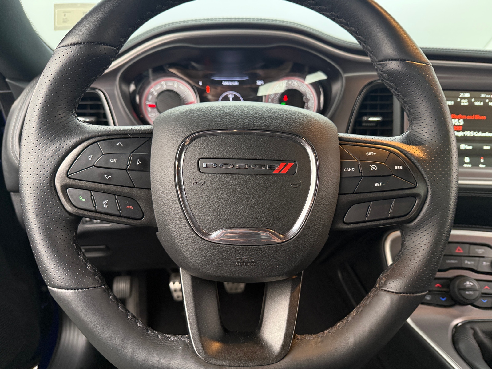 Thumbnail: 2022 Dodge Challenger - 4