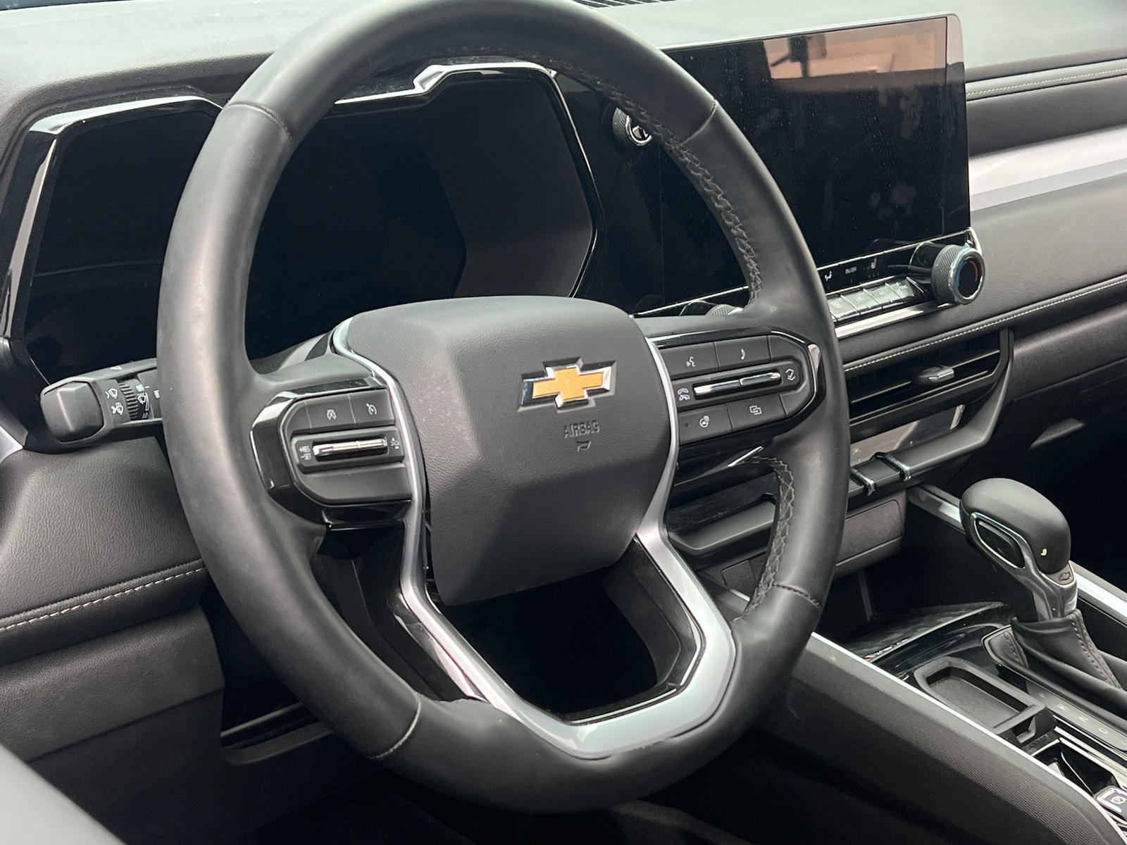 Thumbnail: 2024 Chevrolet Colorado - 5