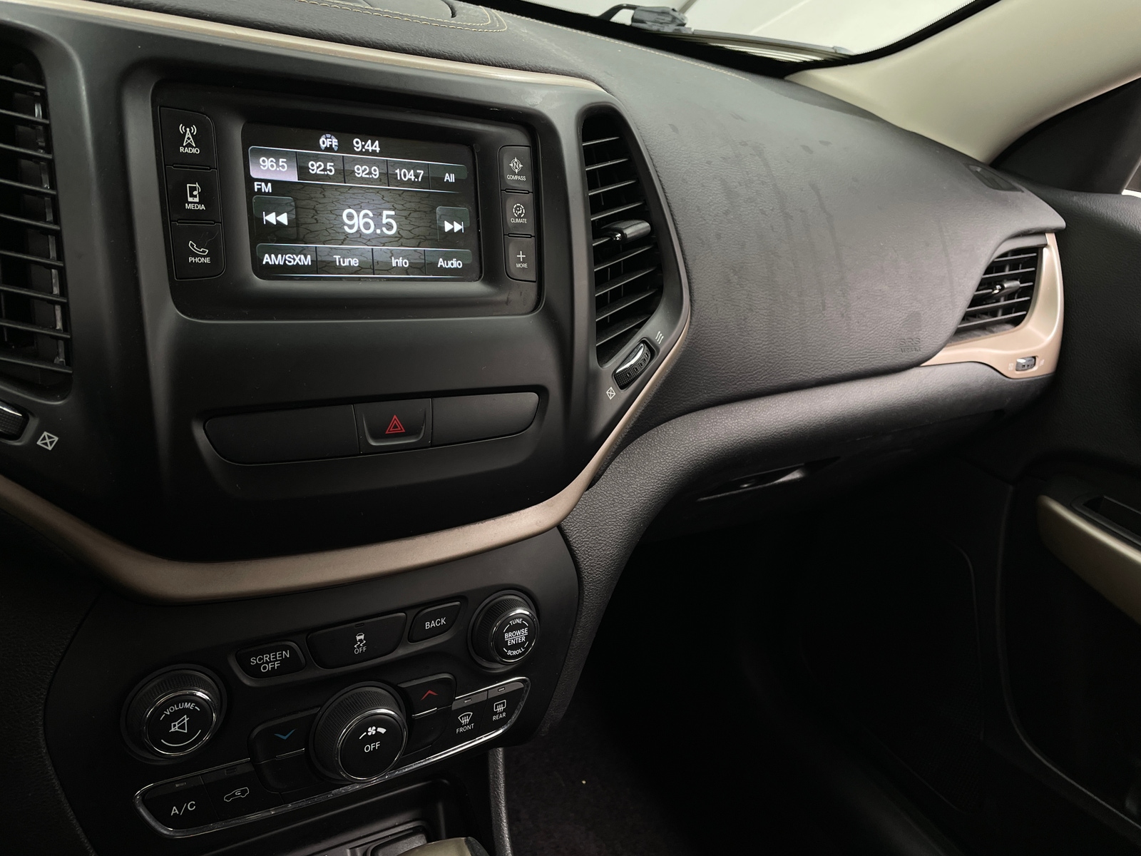 Thumbnail: 2017 Jeep Cherokee - 4