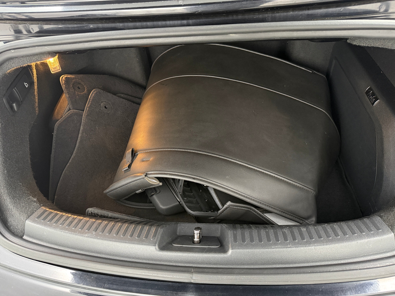 Thumbnail: 2015 Volkswagen Beetle - 6