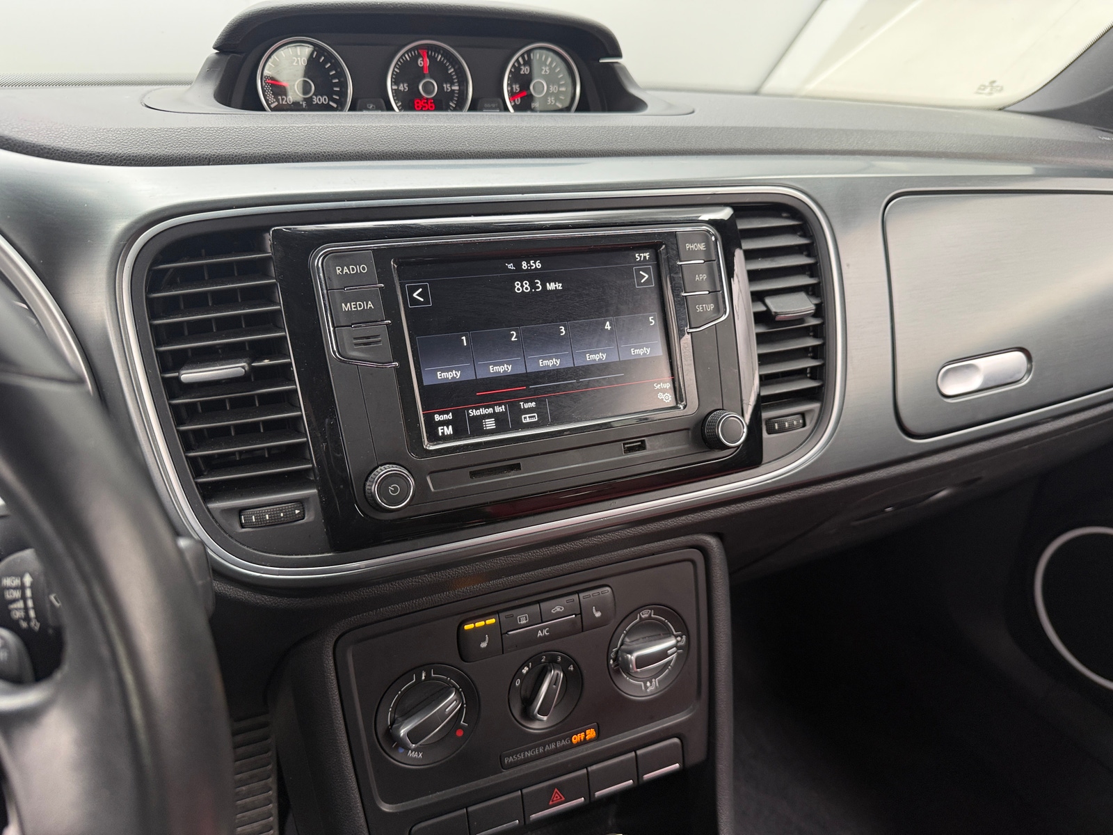 Thumbnail: 2015 Volkswagen Beetle - 3