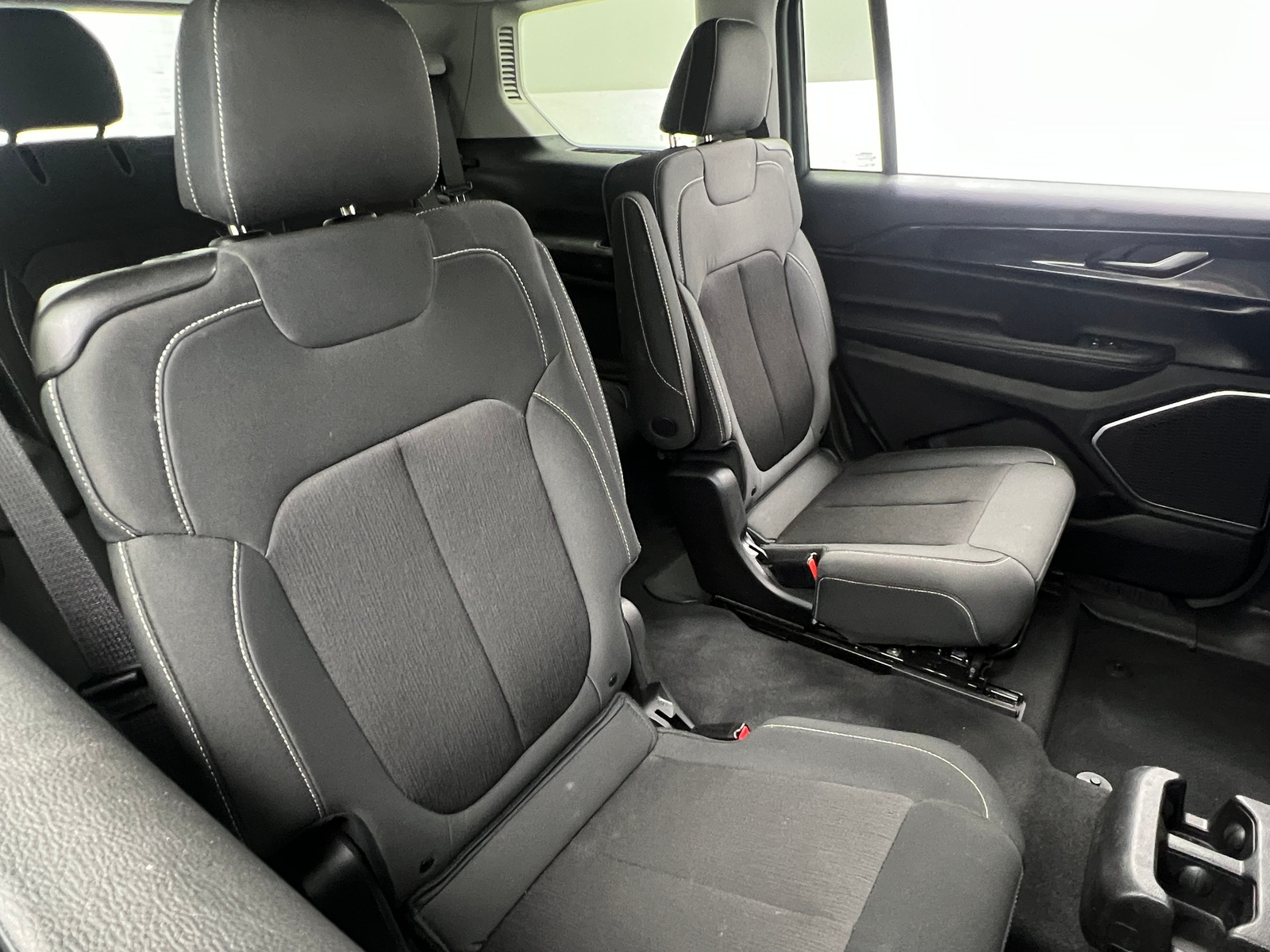 Thumbnail: 2022 Jeep Grand Cherokee L - 6