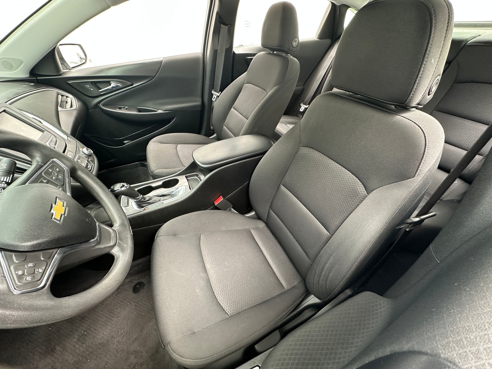 Thumbnail: 2018 Chevrolet Malibu - 2