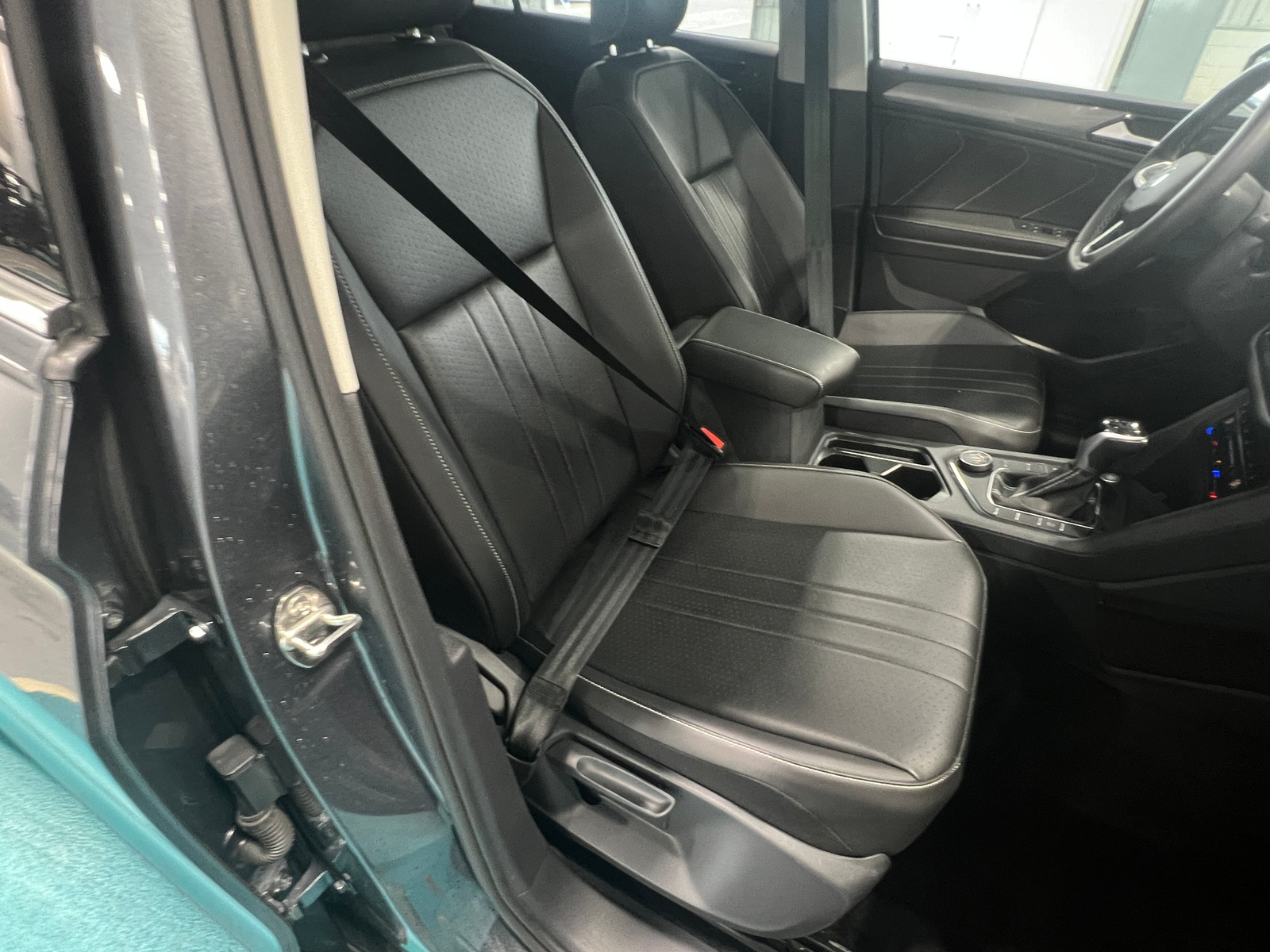 Thumbnail: 2022 Volkswagen Tiguan - 2