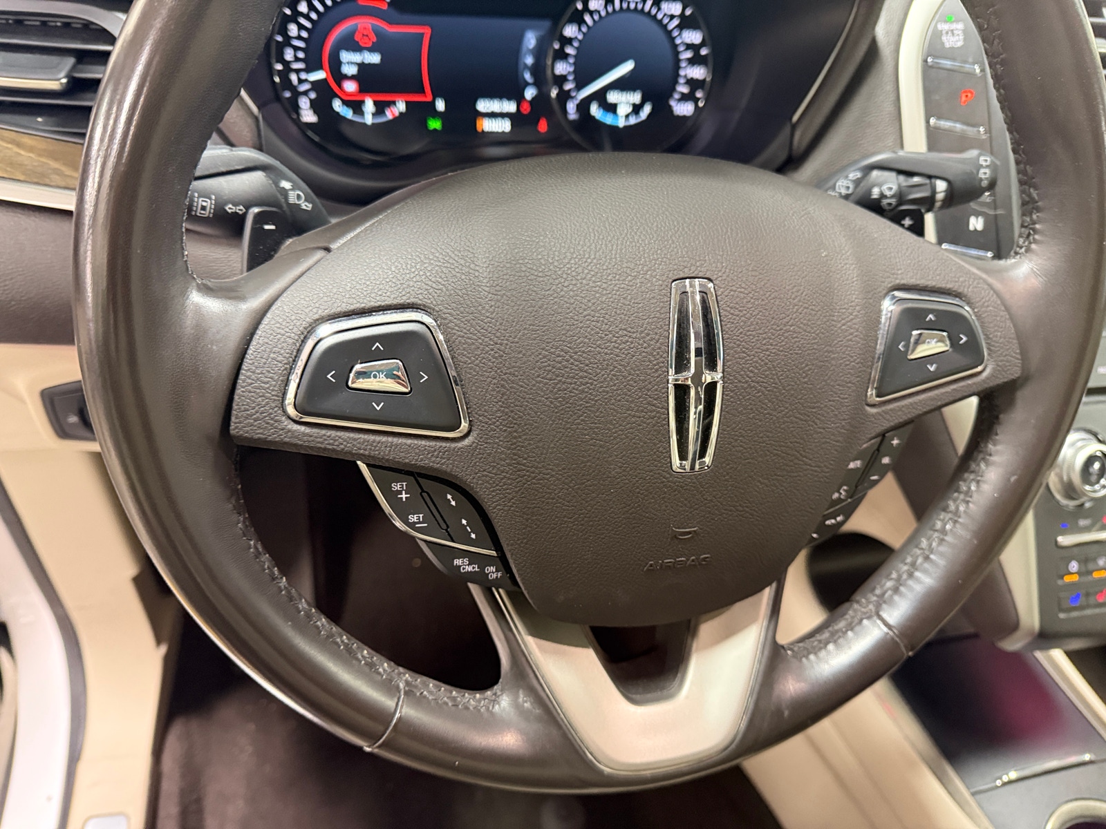 Thumbnail: 2019 Lincoln MKC - 4