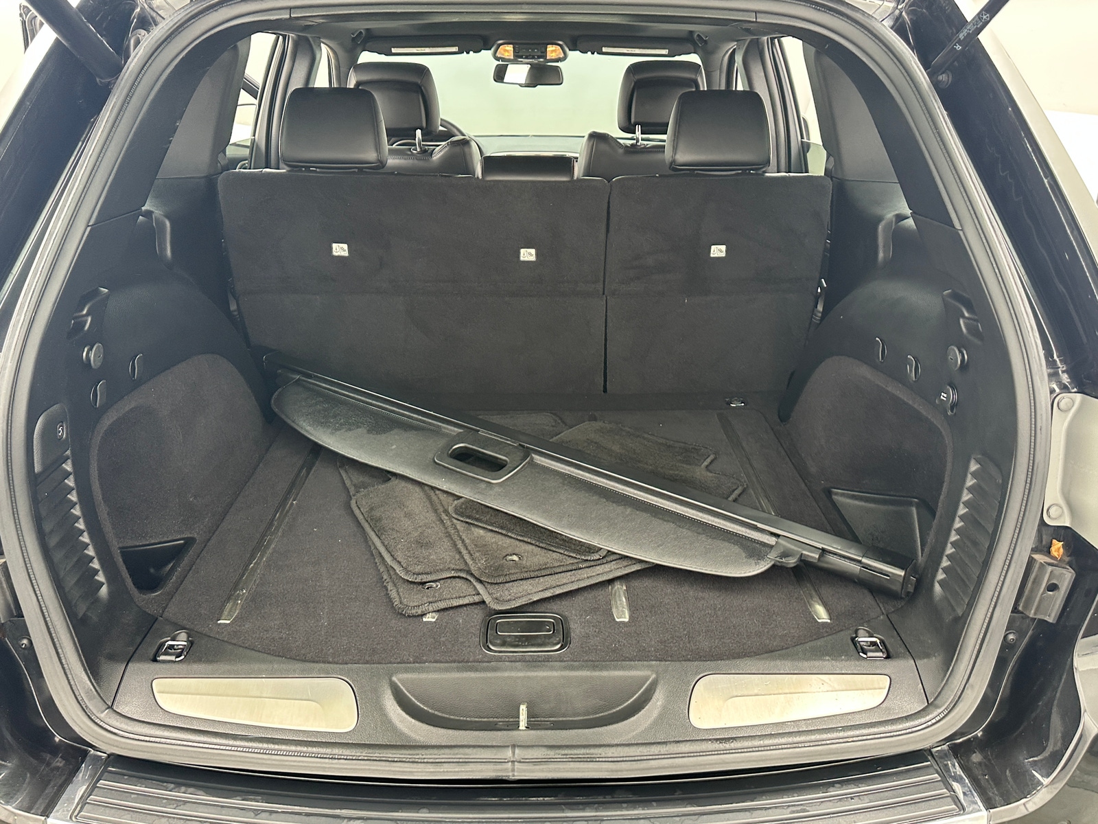 Thumbnail: 2015 Jeep Grand Cherokee - 6