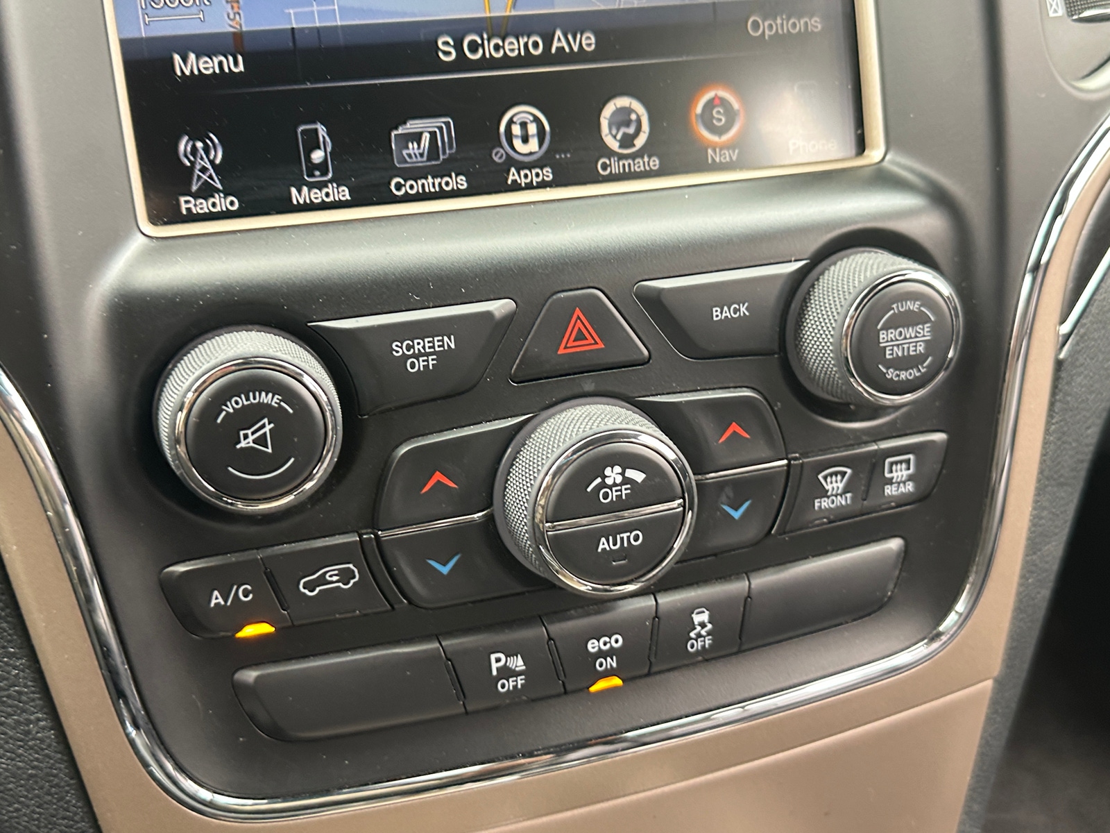 Thumbnail: 2015 Jeep Grand Cherokee - 3