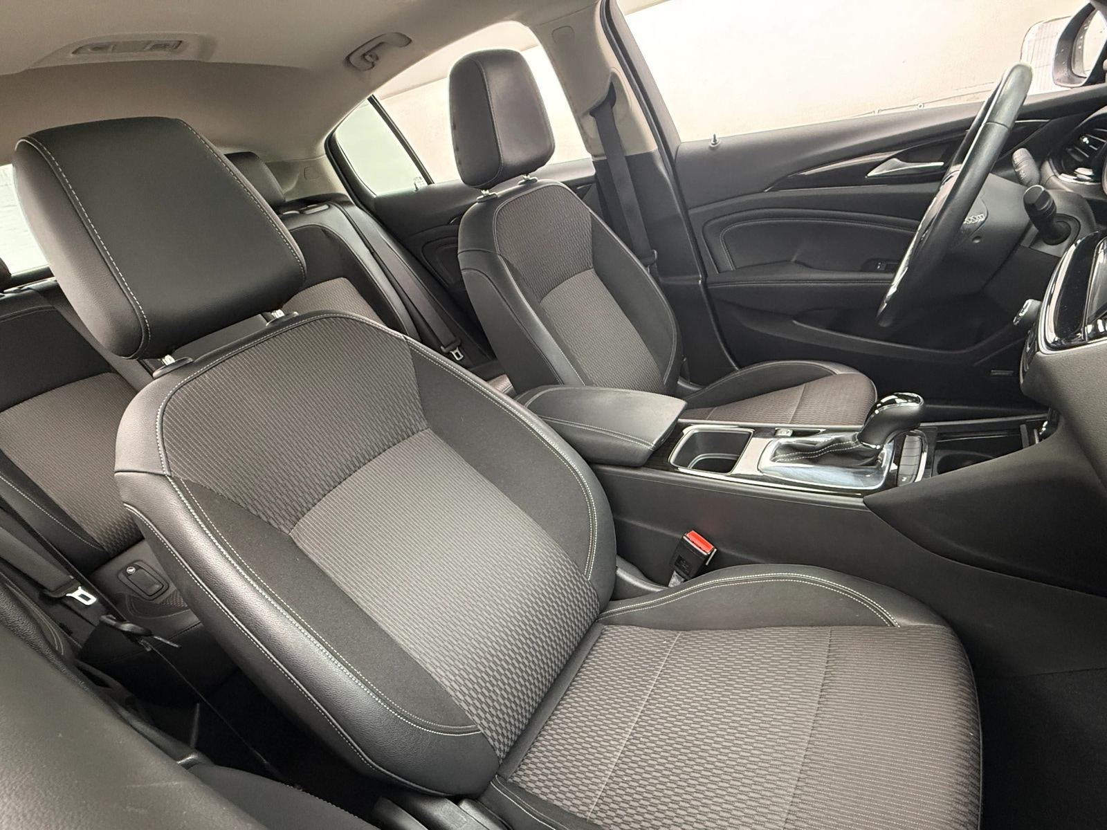 Thumbnail: 2018 Buick Regal - 2