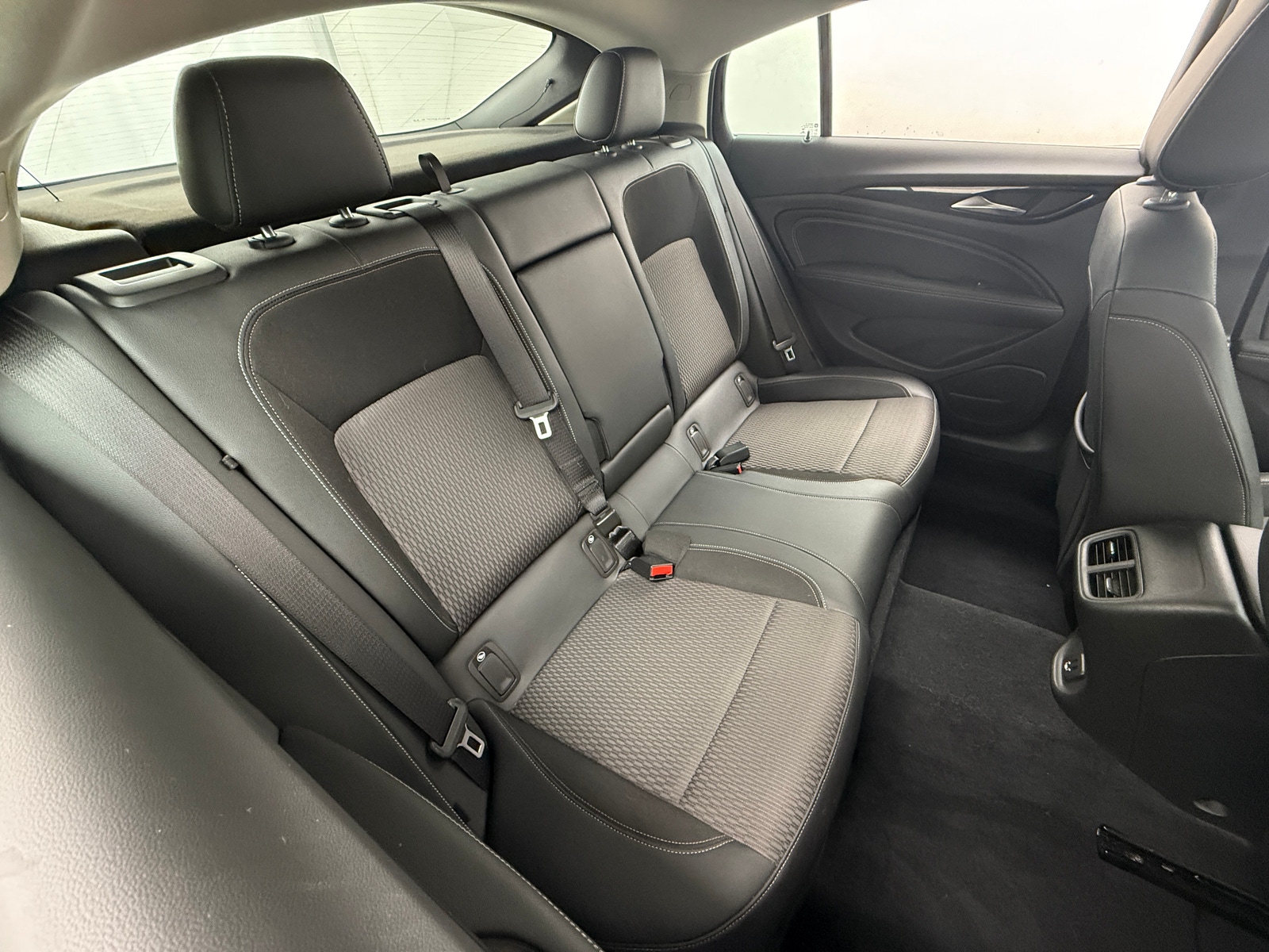 Thumbnail: 2018 Buick Regal - 6