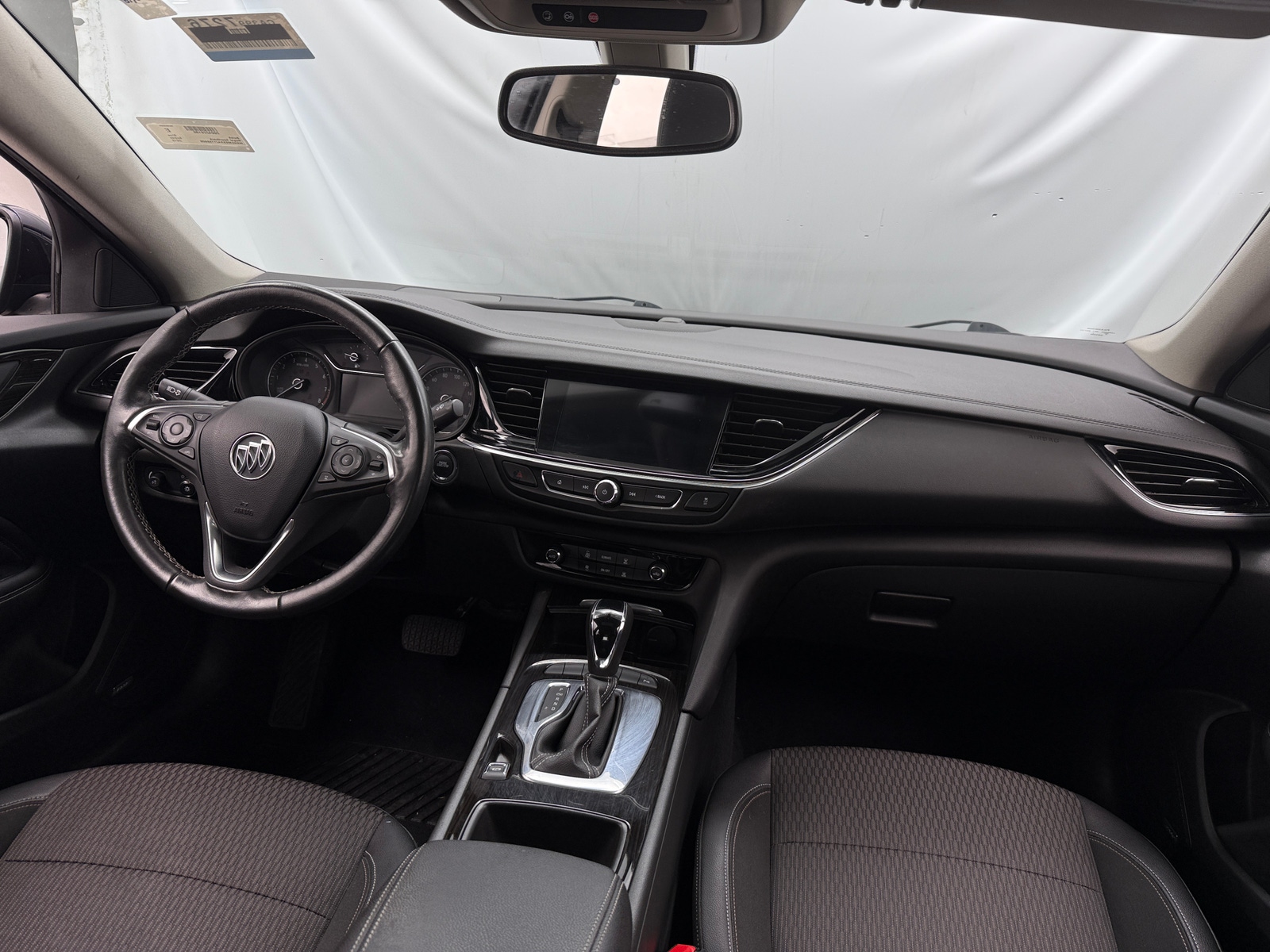 Thumbnail: 2018 Buick Regal - 3