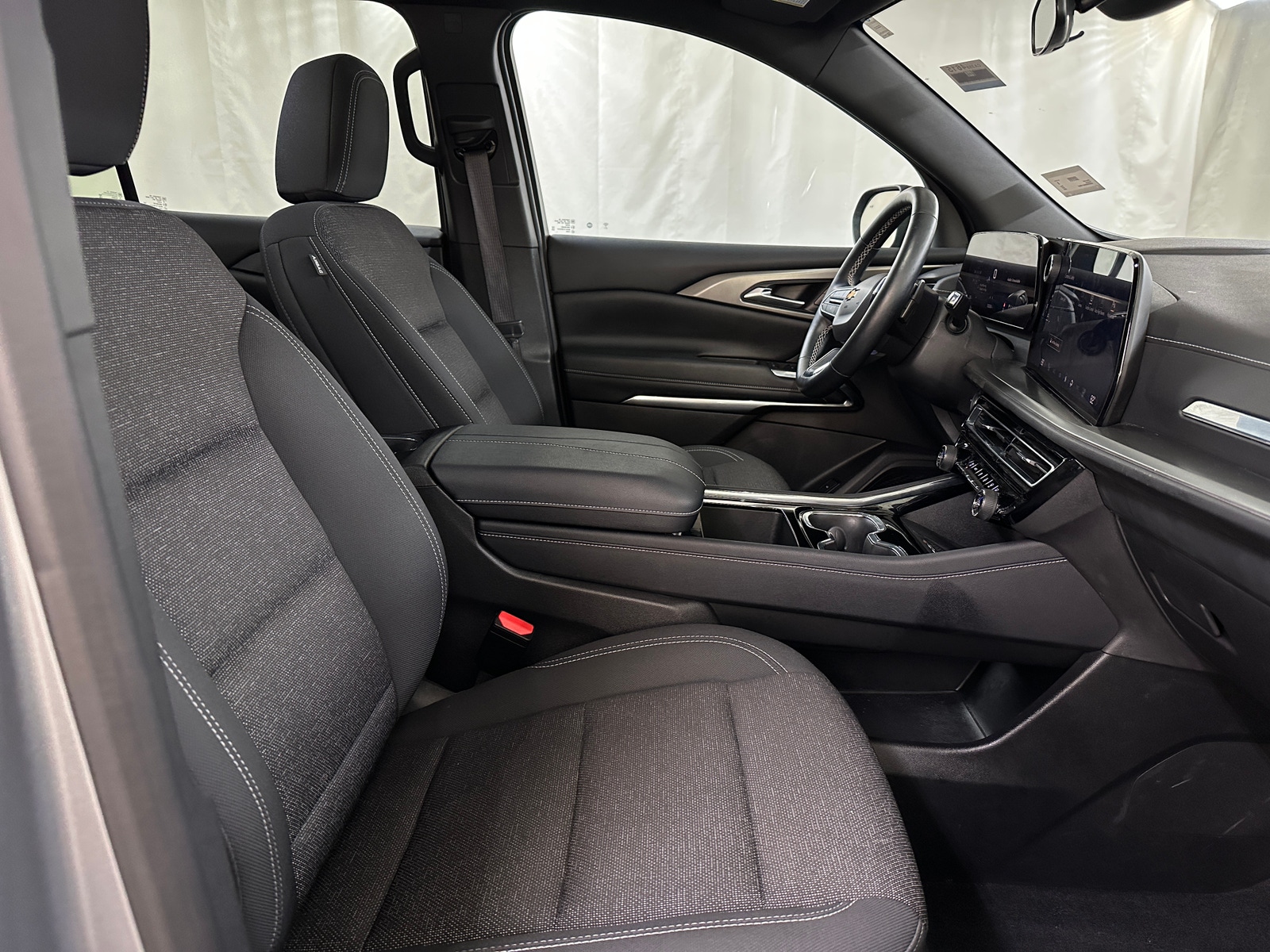 Thumbnail: 2025 Chevrolet Traverse - 2