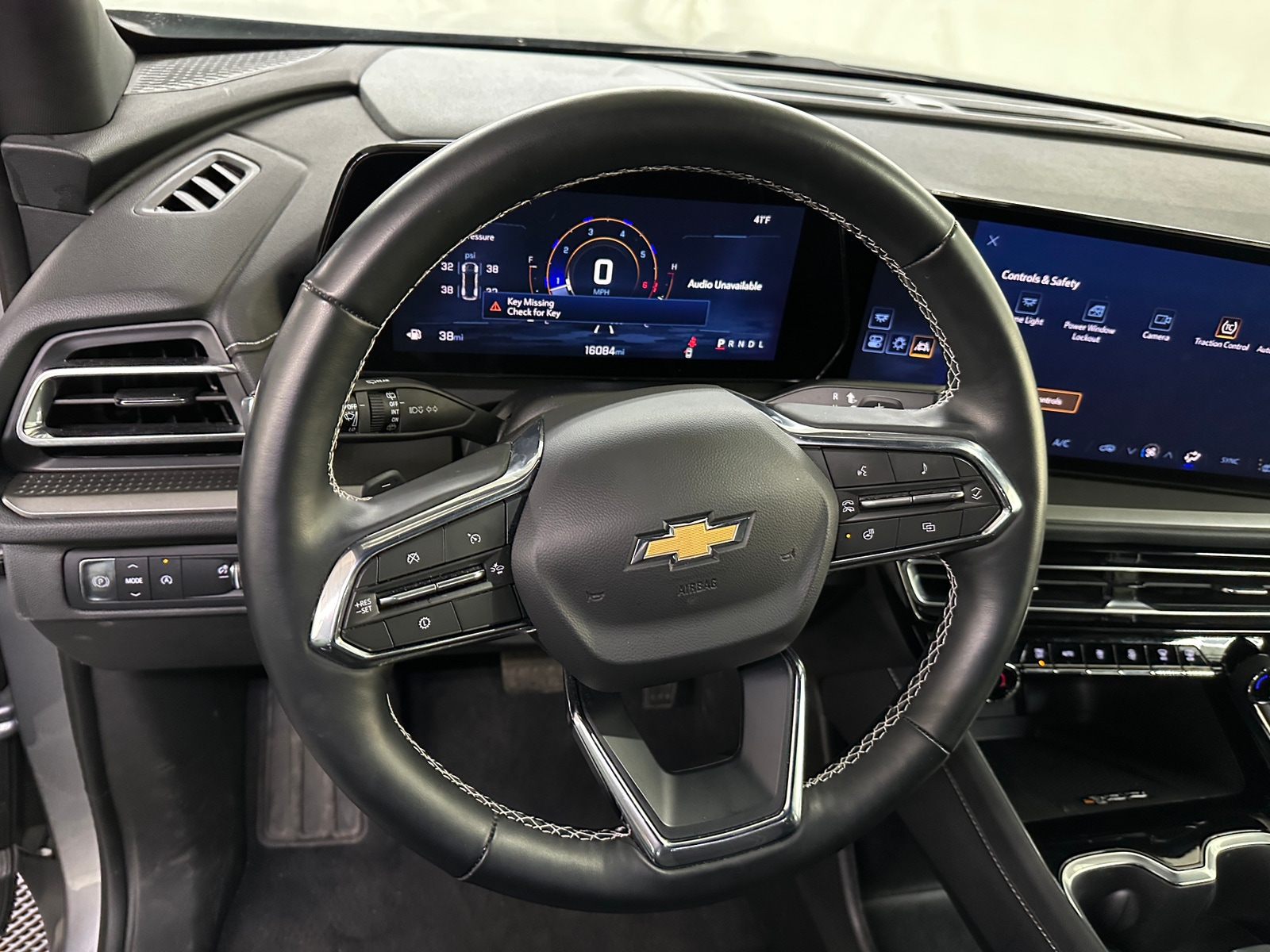 Thumbnail: 2025 Chevrolet Traverse - 5