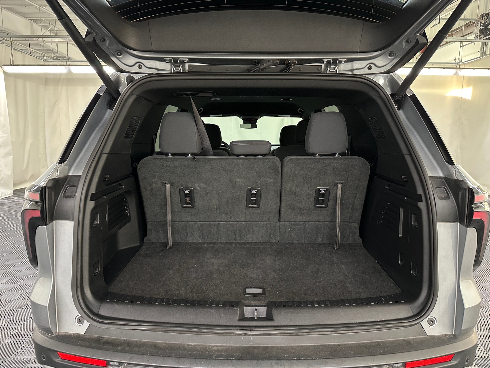 Thumbnail: 2025 Chevrolet Traverse - 7