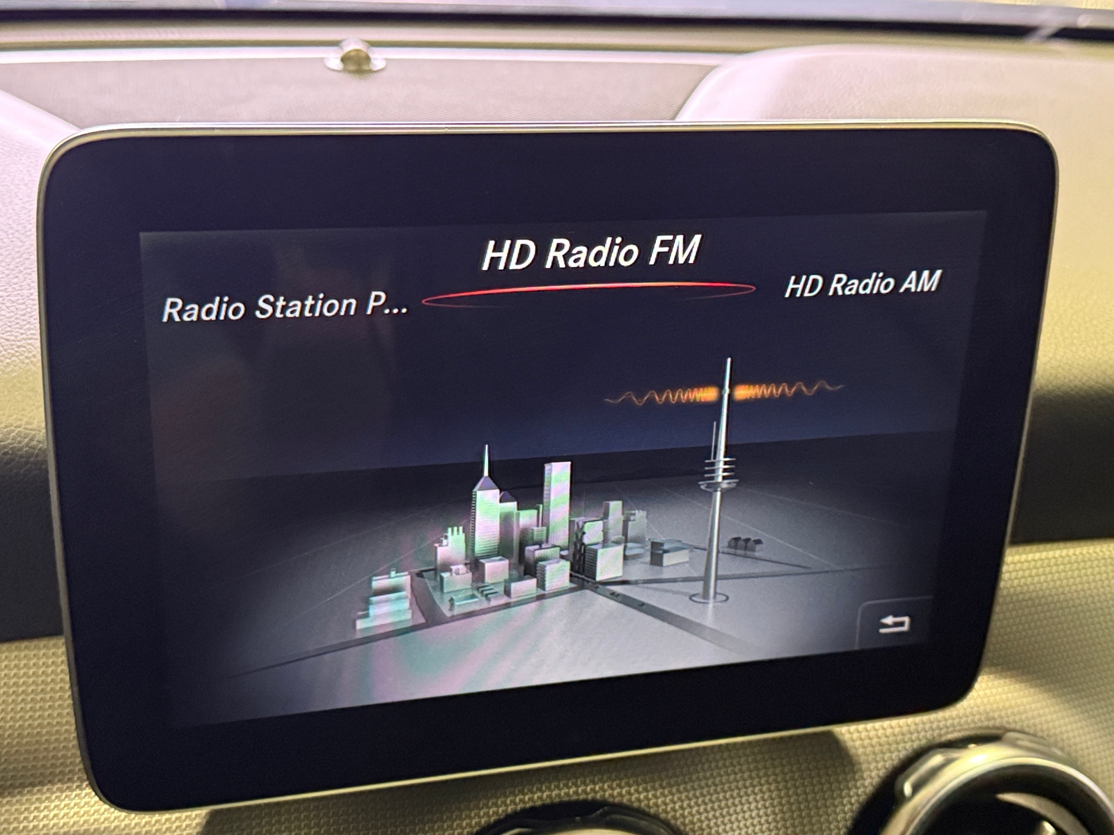 Thumbnail: 2018 Mercedes-Benz GLA - 3