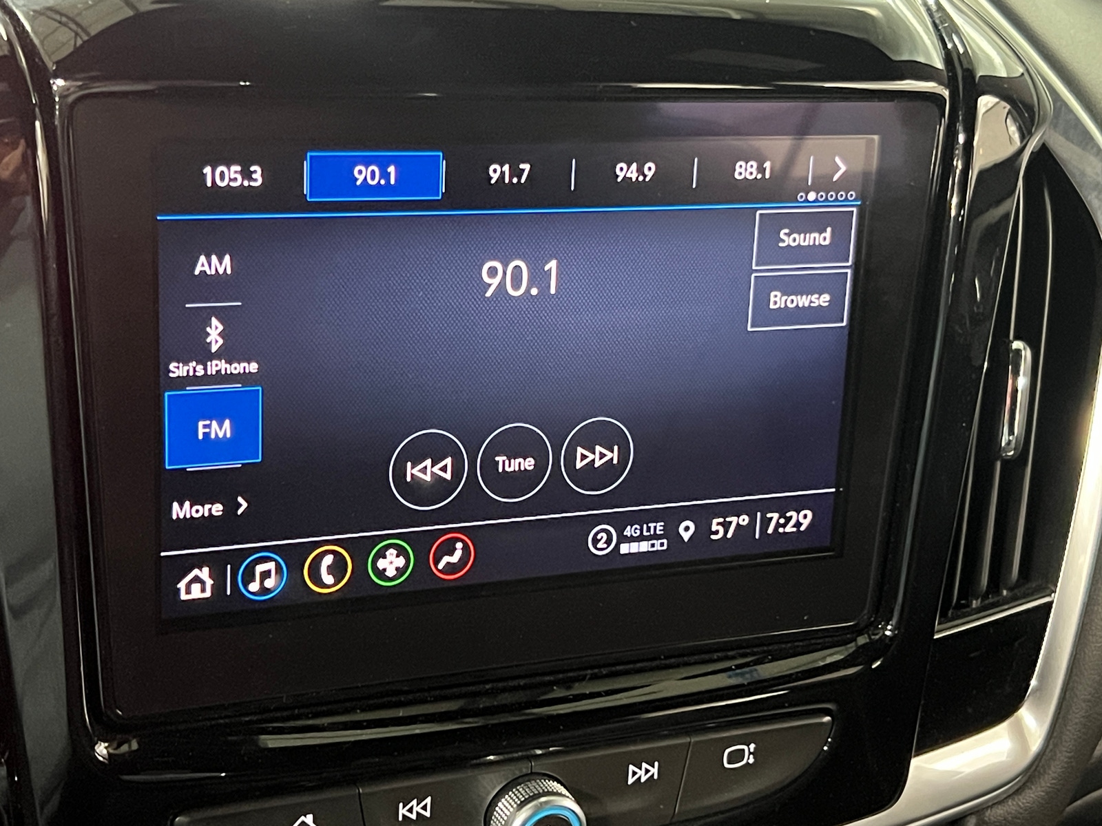 Thumbnail: 2022 Chevrolet Traverse - 3