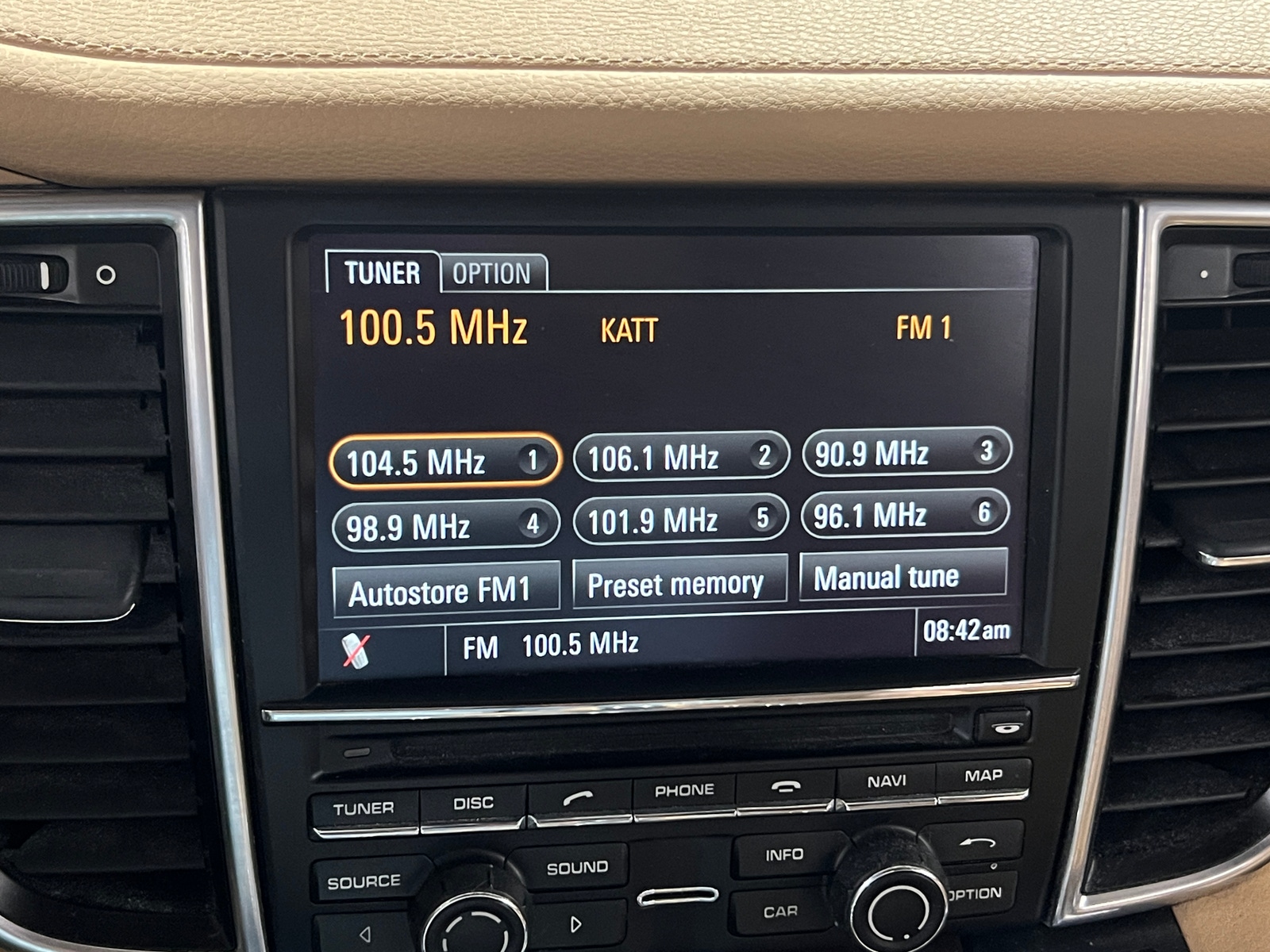 Thumbnail: 2010 Porsche Panamera - 3