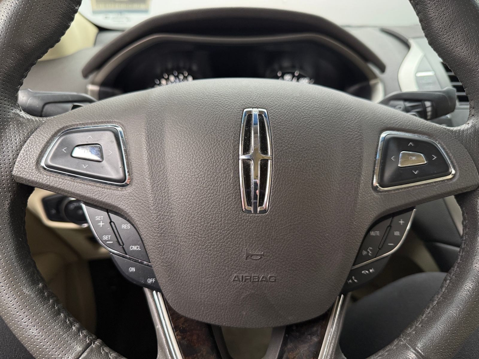 Thumbnail: 2014 Lincoln MKZ - 4