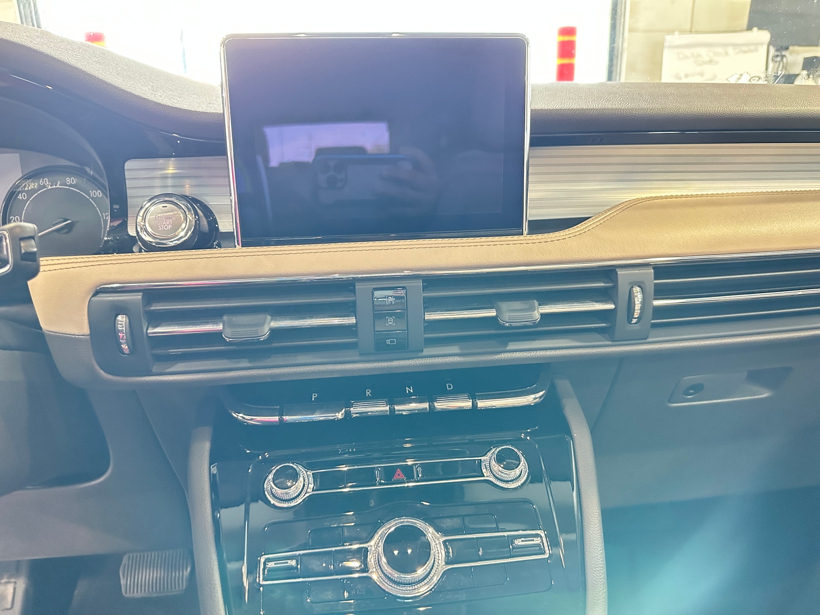 Thumbnail: 2022 Lincoln Corsair - 3