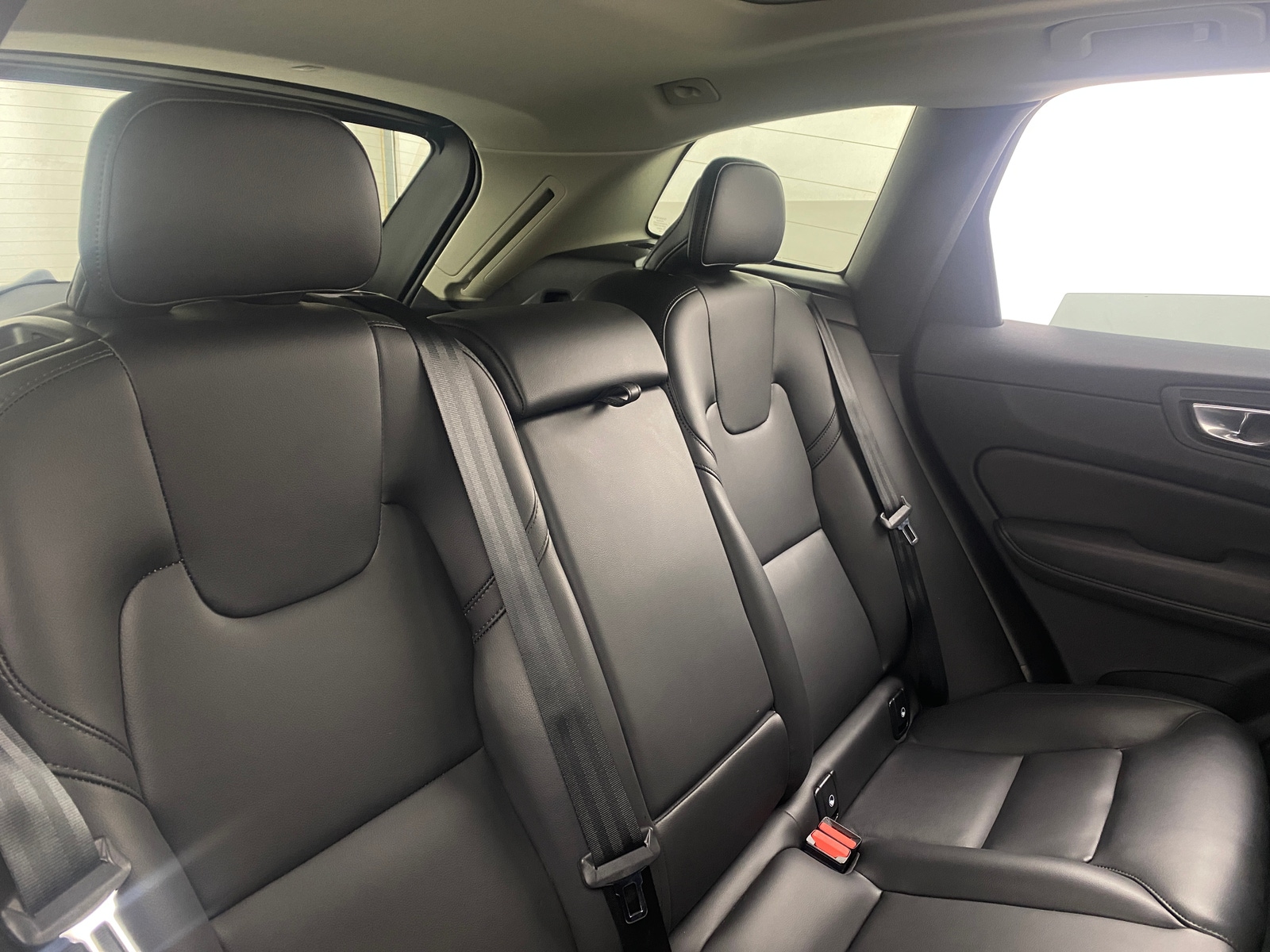 Thumbnail: 2025 Volvo XC60 - 5