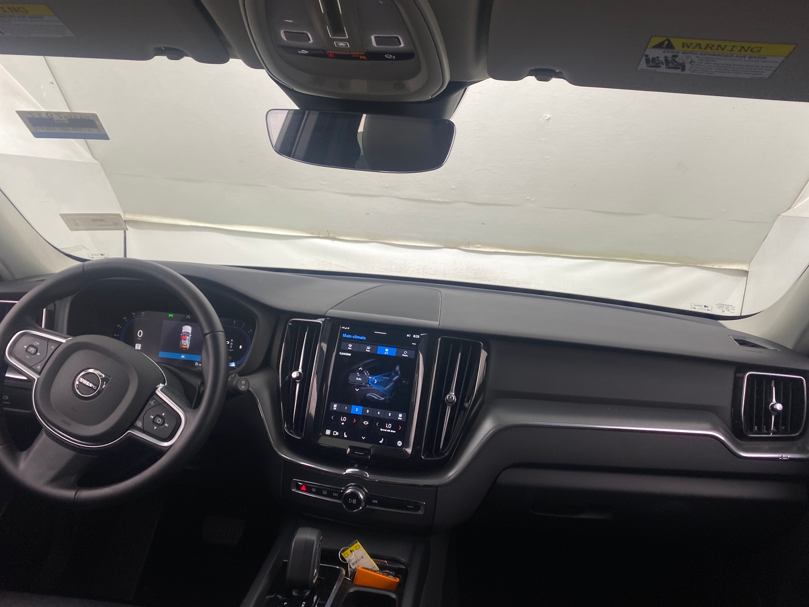 Thumbnail: 2025 Volvo XC60 - 2