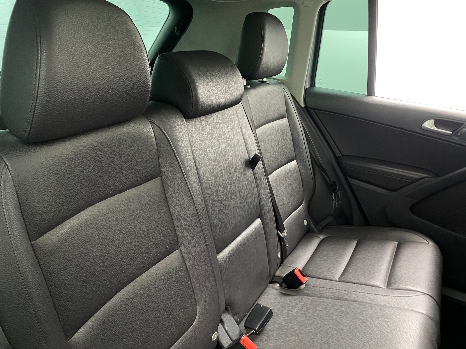 Thumbnail: 2017 Volkswagen Tiguan - 5