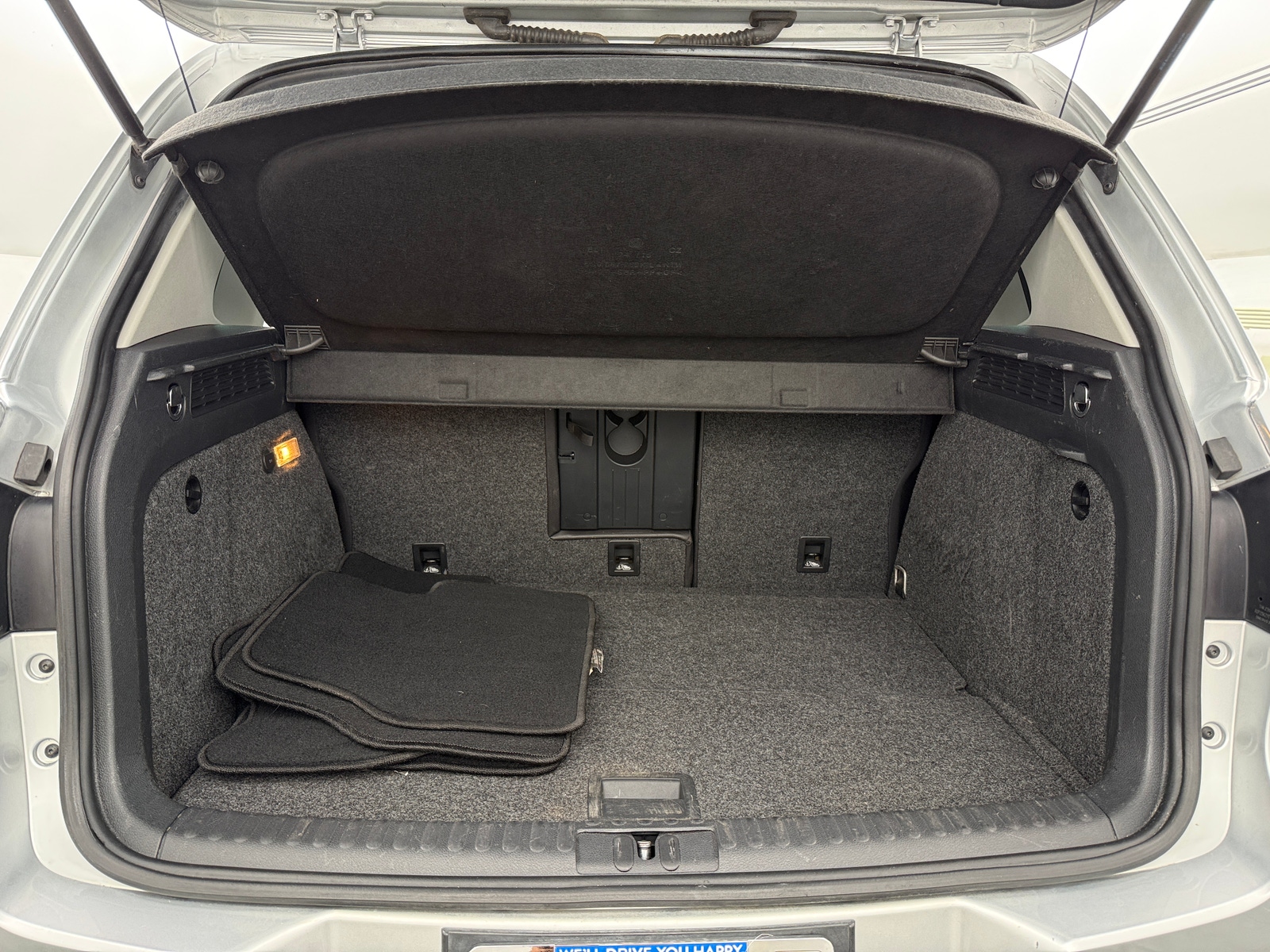 Thumbnail: 2017 Volkswagen Tiguan - 6