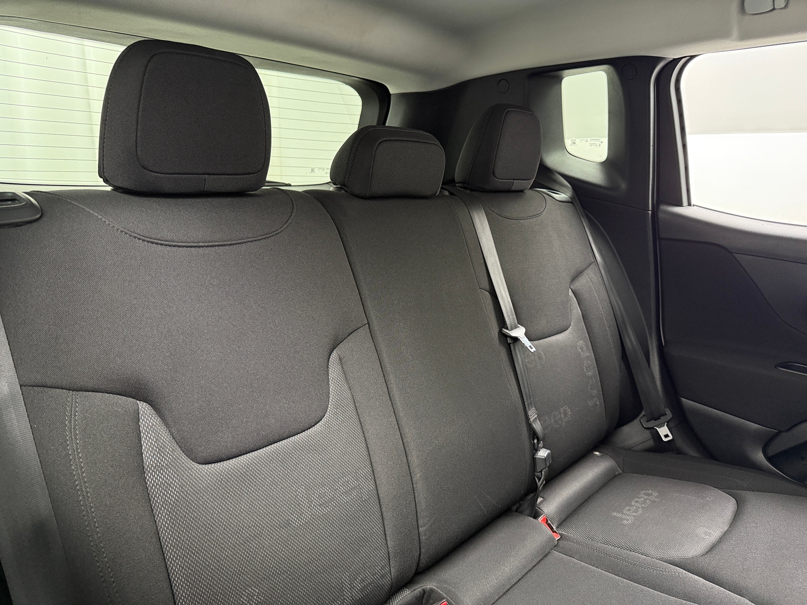 Thumbnail: 2016 Jeep Renegade - 6