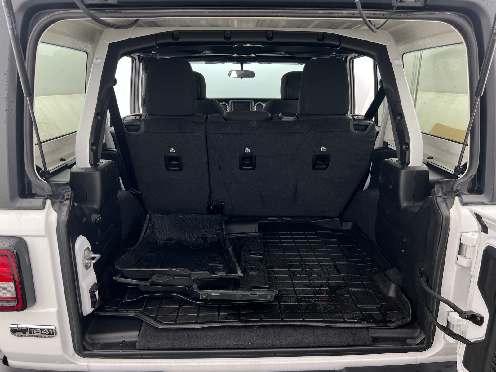 Thumbnail: 2021 Jeep Wrangler - 7