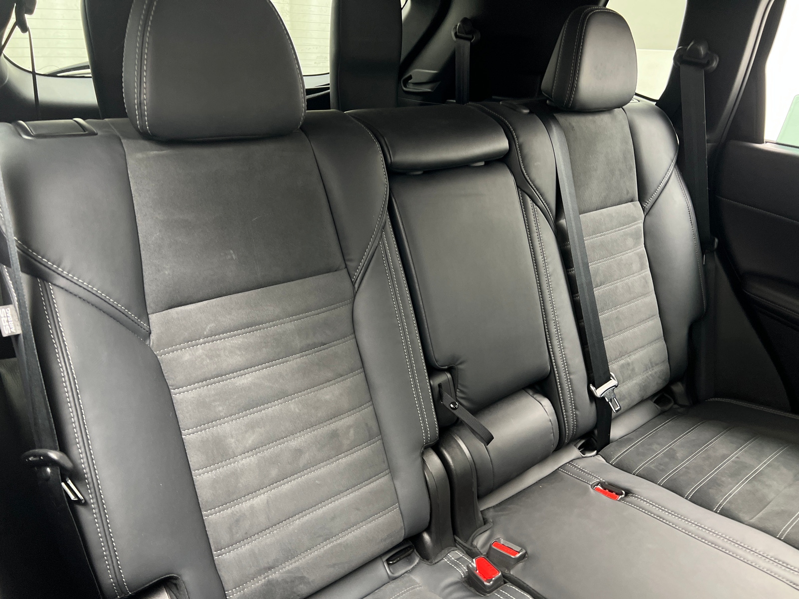 Thumbnail: 2023 Mitsubishi Outlander - 5