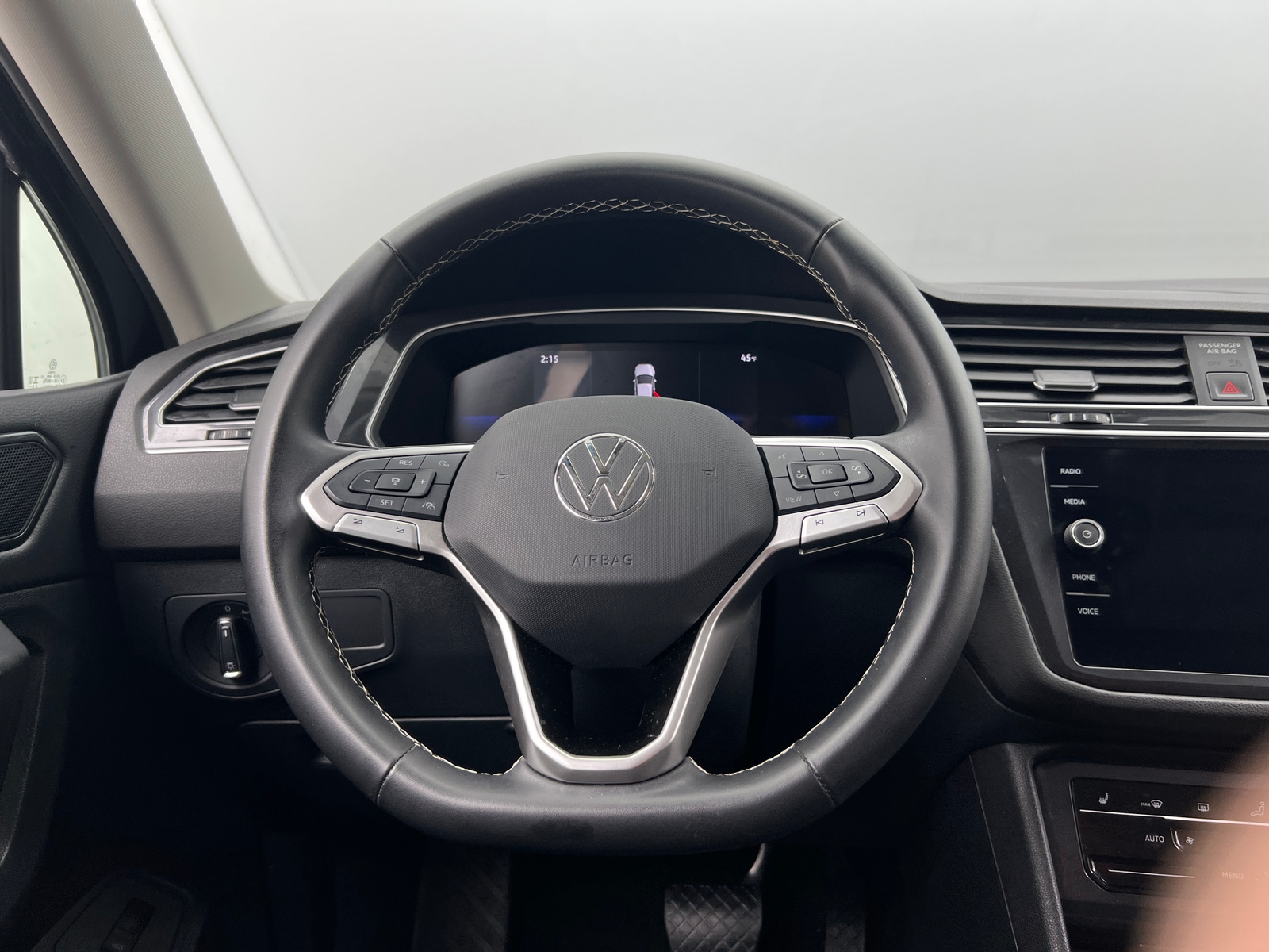 Thumbnail: 2024 Volkswagen Tiguan - 4