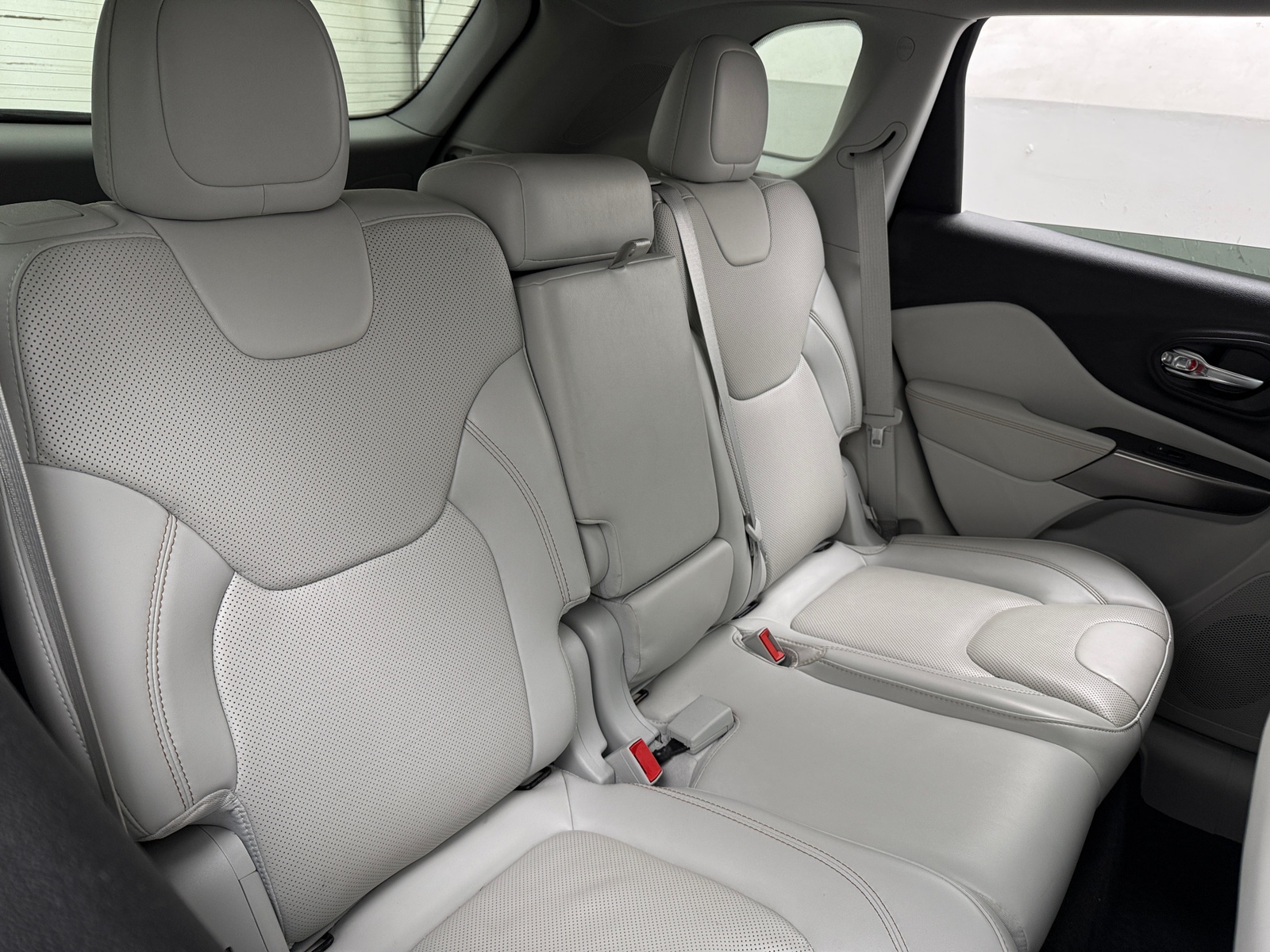 Thumbnail: 2021 Jeep Cherokee - 5