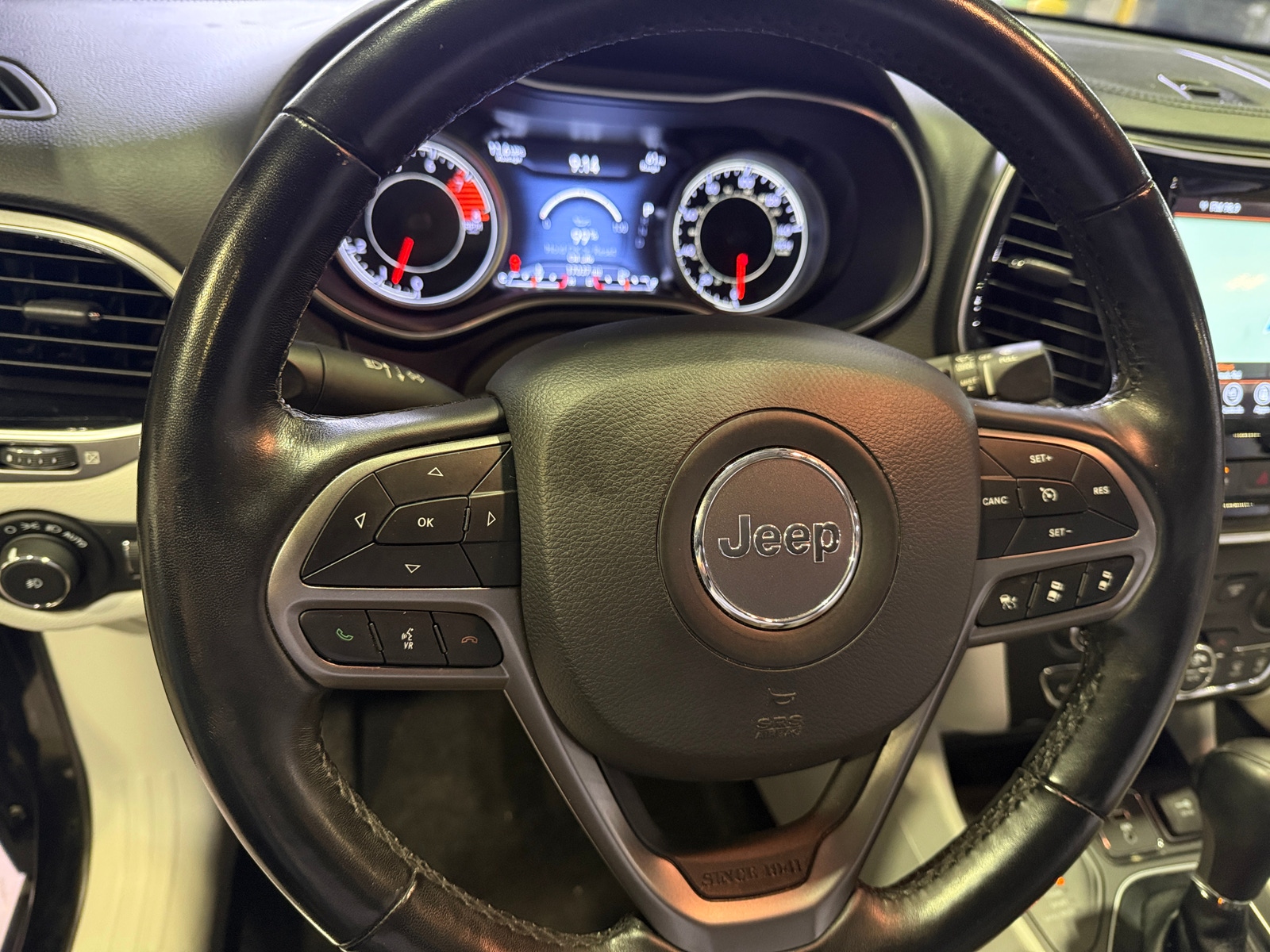 Thumbnail: 2021 Jeep Cherokee - 4