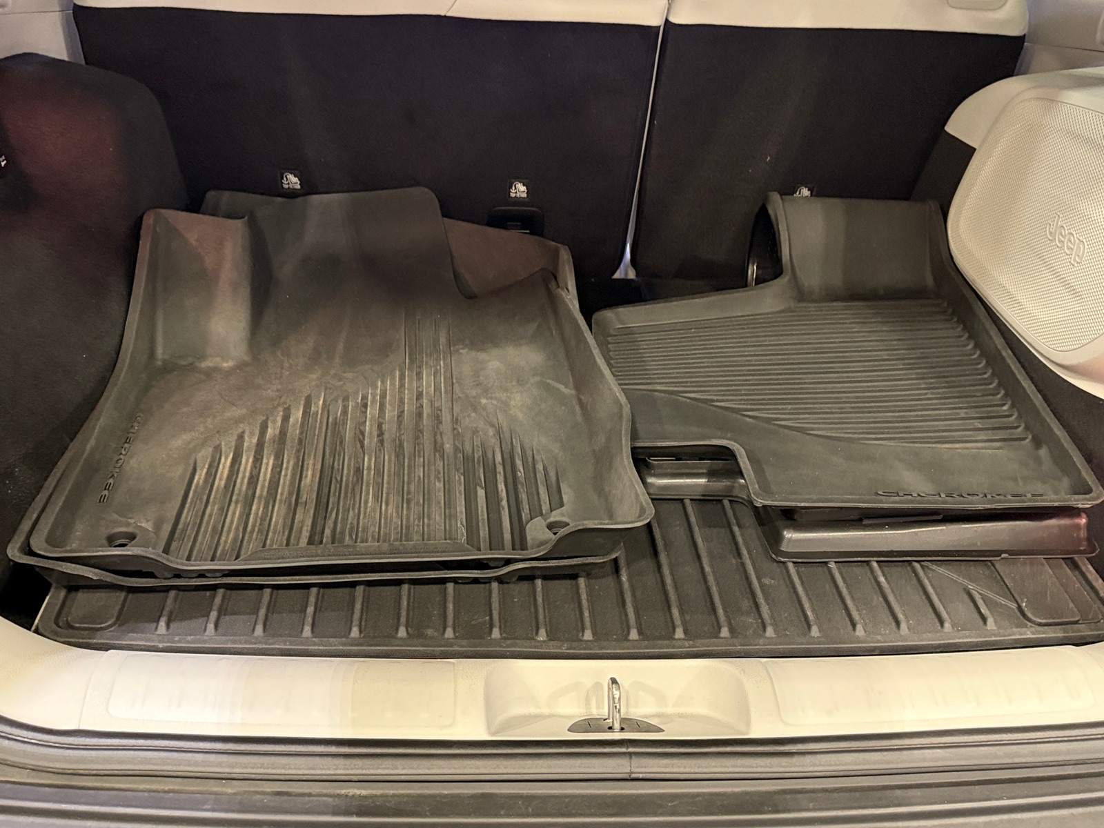 Thumbnail: 2021 Jeep Cherokee - 6