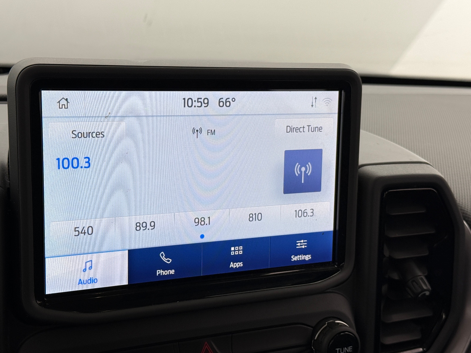 Thumbnail: 2022 Ford Bronco Sport - 4