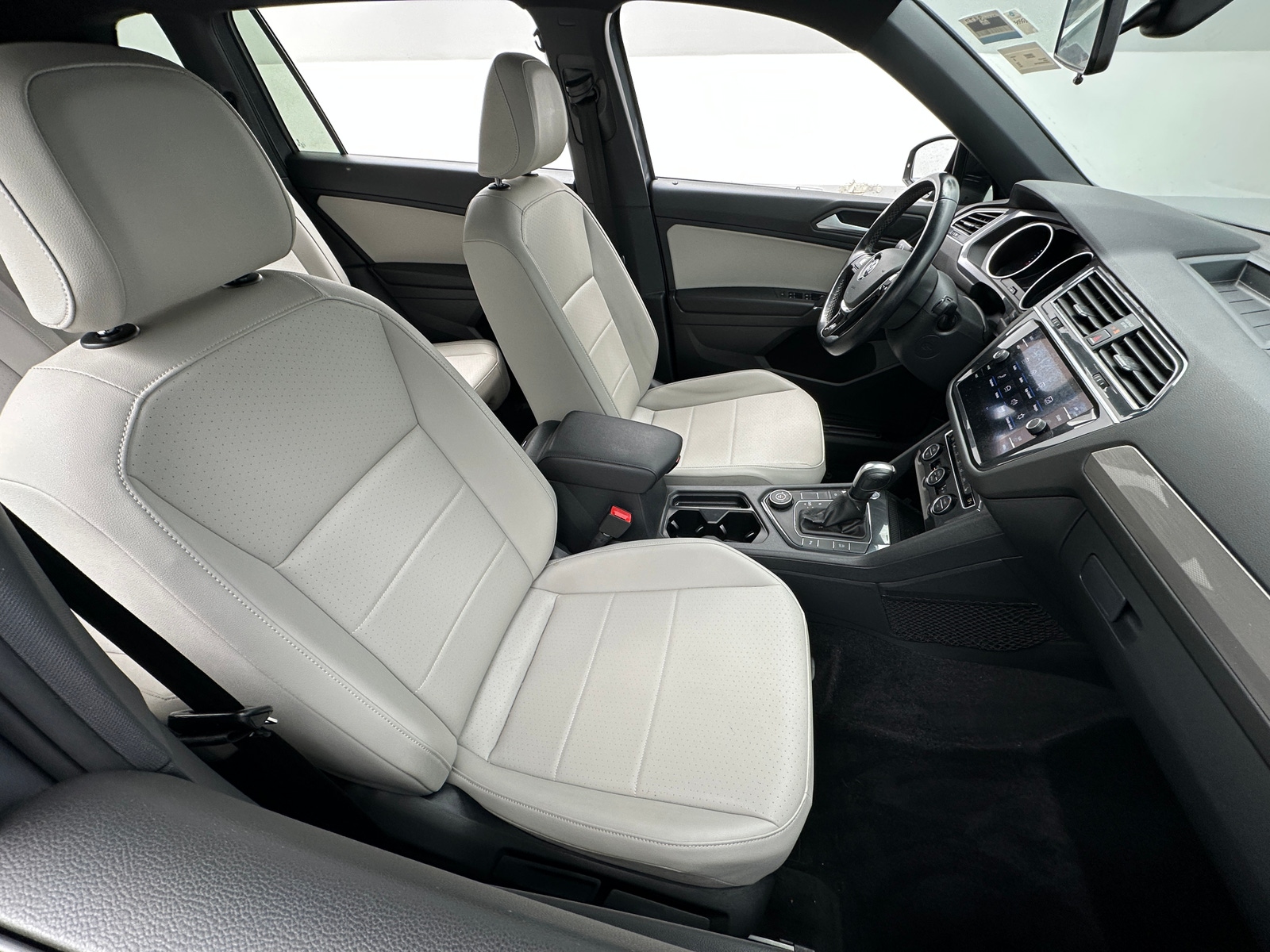 Thumbnail: 2020 Volkswagen Tiguan - 2