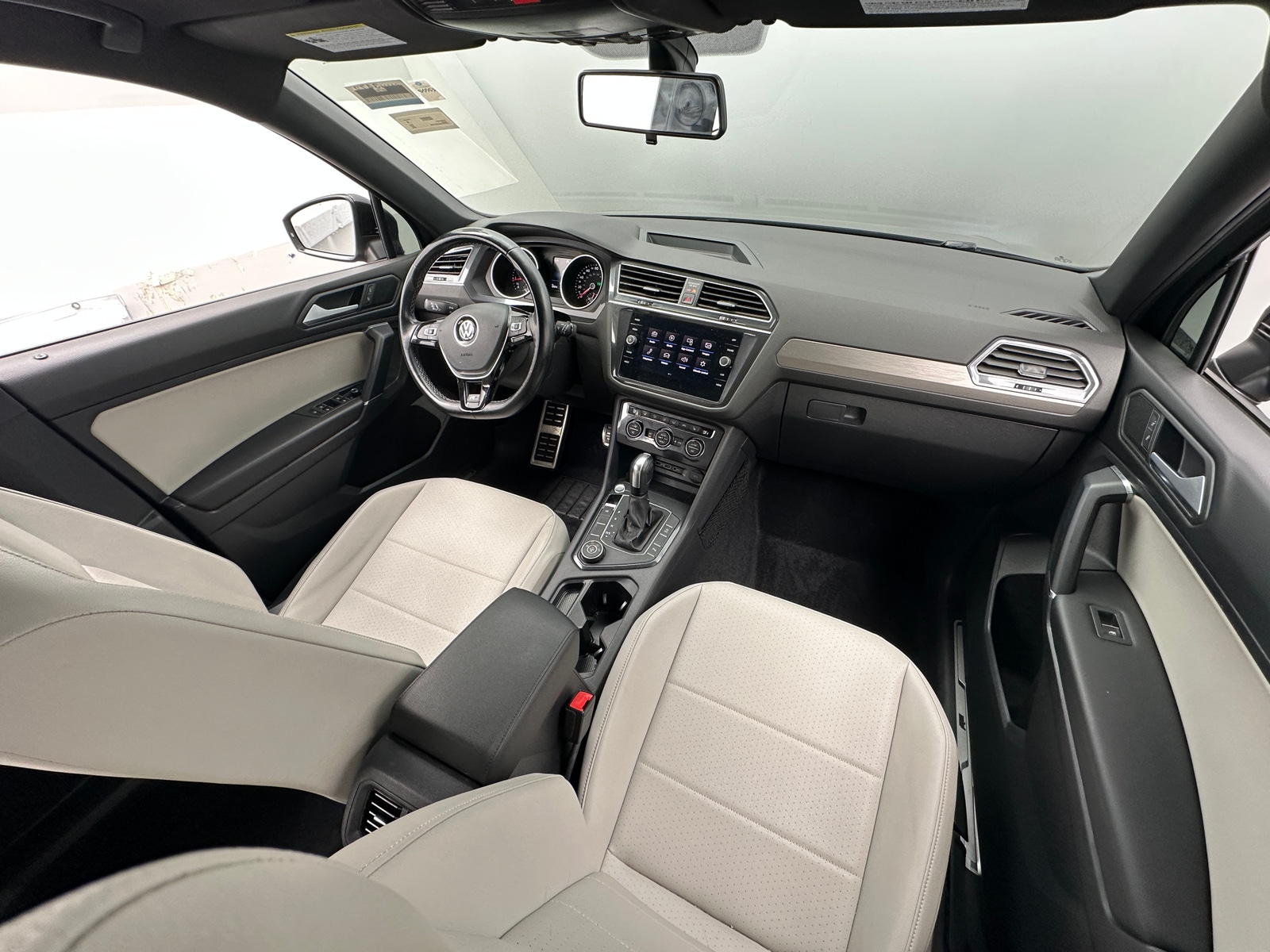 Thumbnail: 2020 Volkswagen Tiguan - 3