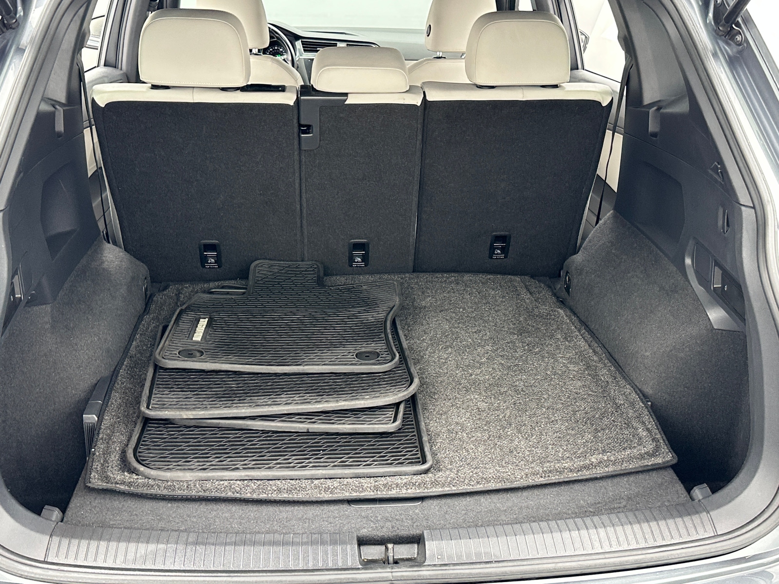 Thumbnail: 2020 Volkswagen Tiguan - 7