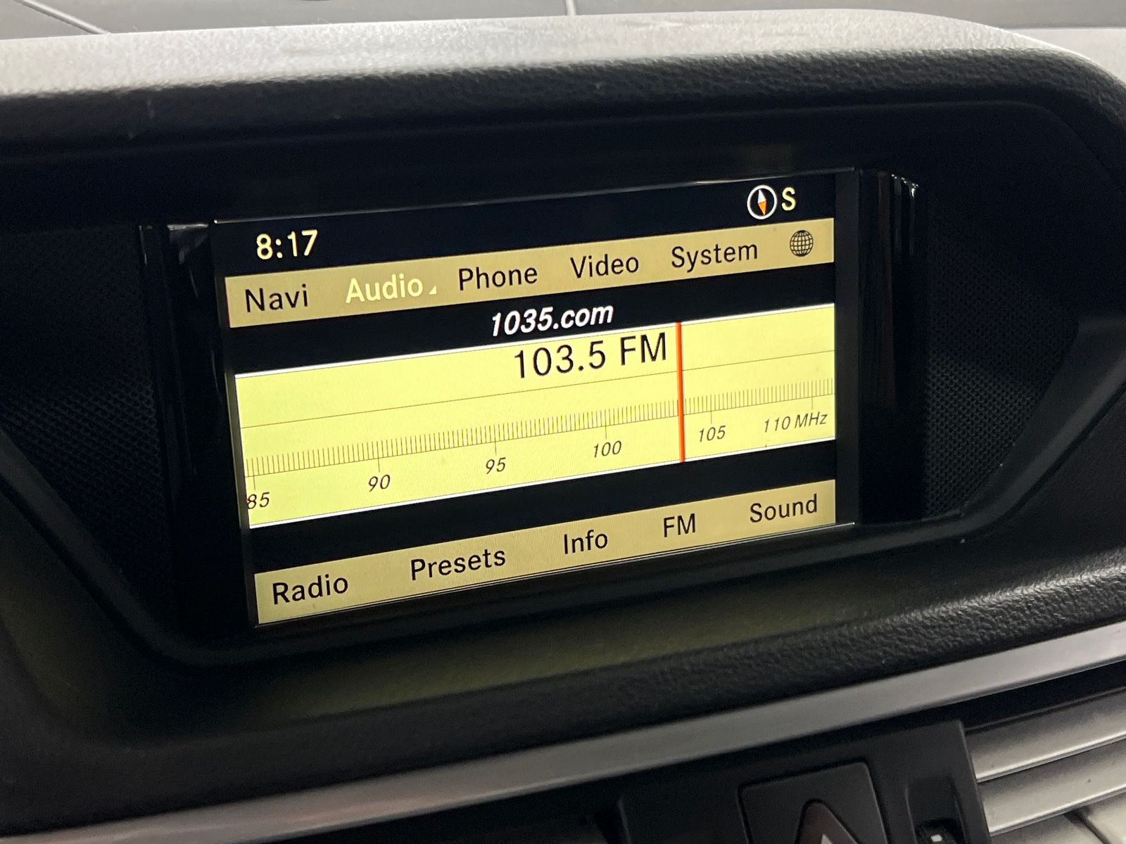 Thumbnail: 2012 Mercedes-Benz E-Class - 3