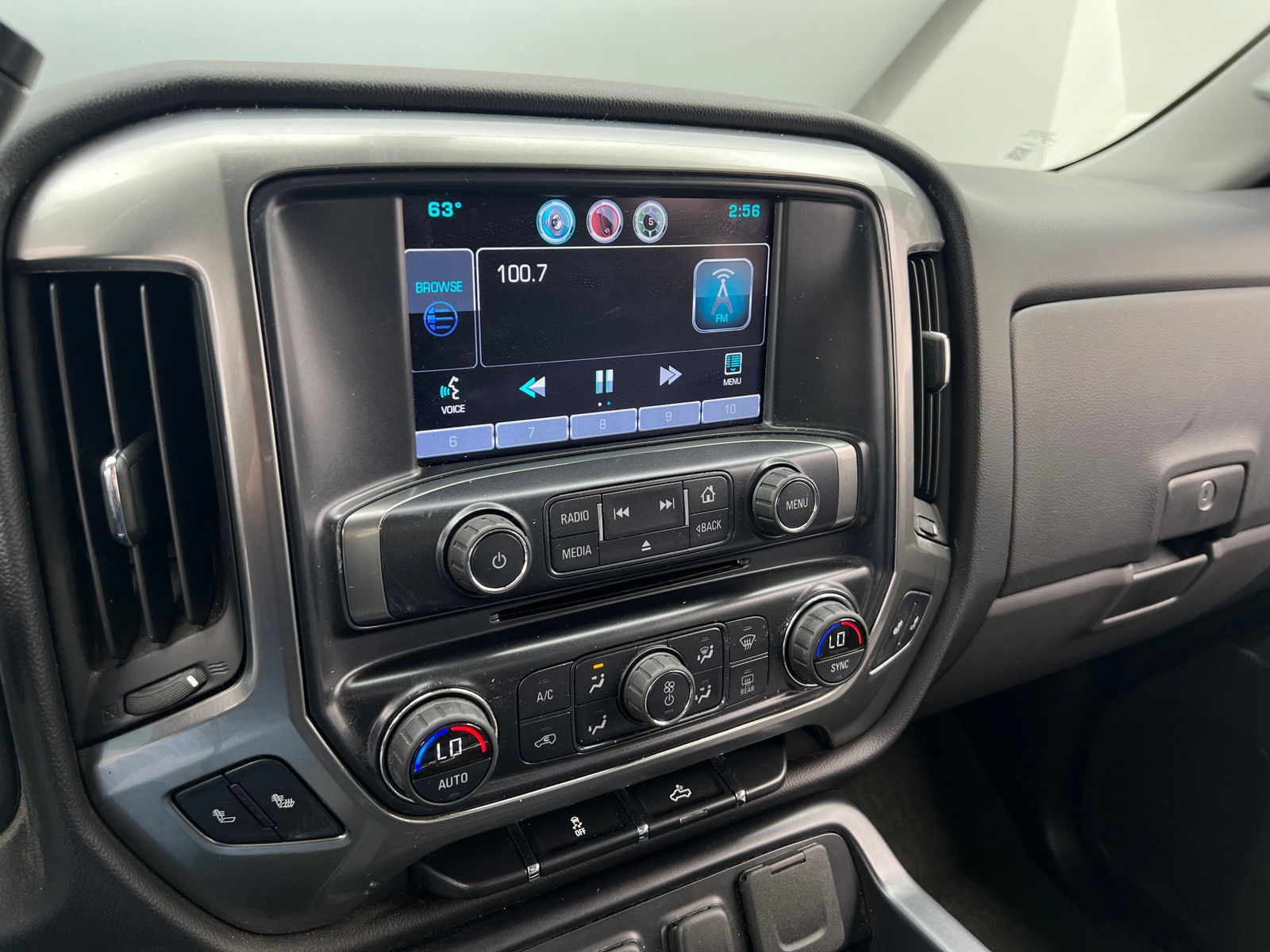 Thumbnail: 2016 Chevrolet Silverado 1500 - 4