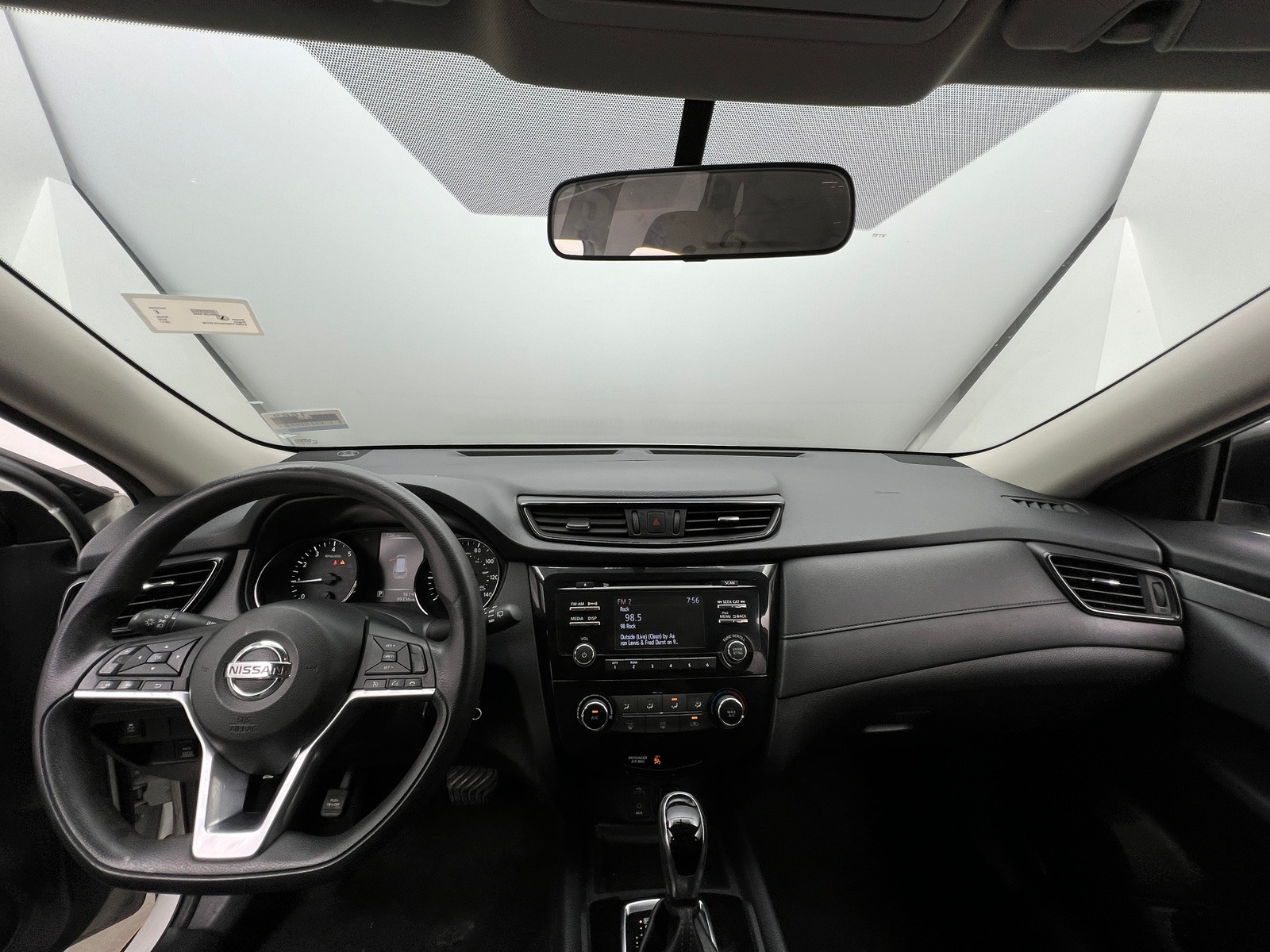 Thumbnail: 2017 Nissan Rogue - 3