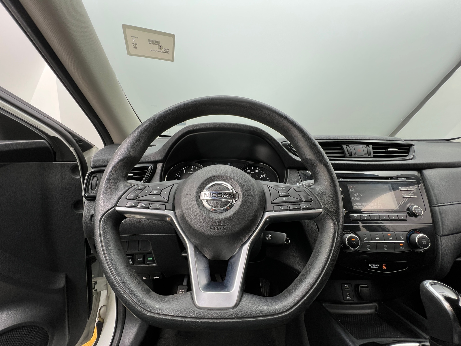 Thumbnail: 2017 Nissan Rogue - 5