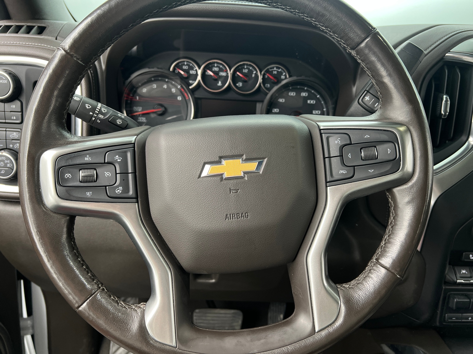 Thumbnail: 2020 Chevrolet Silverado 1500 - 4