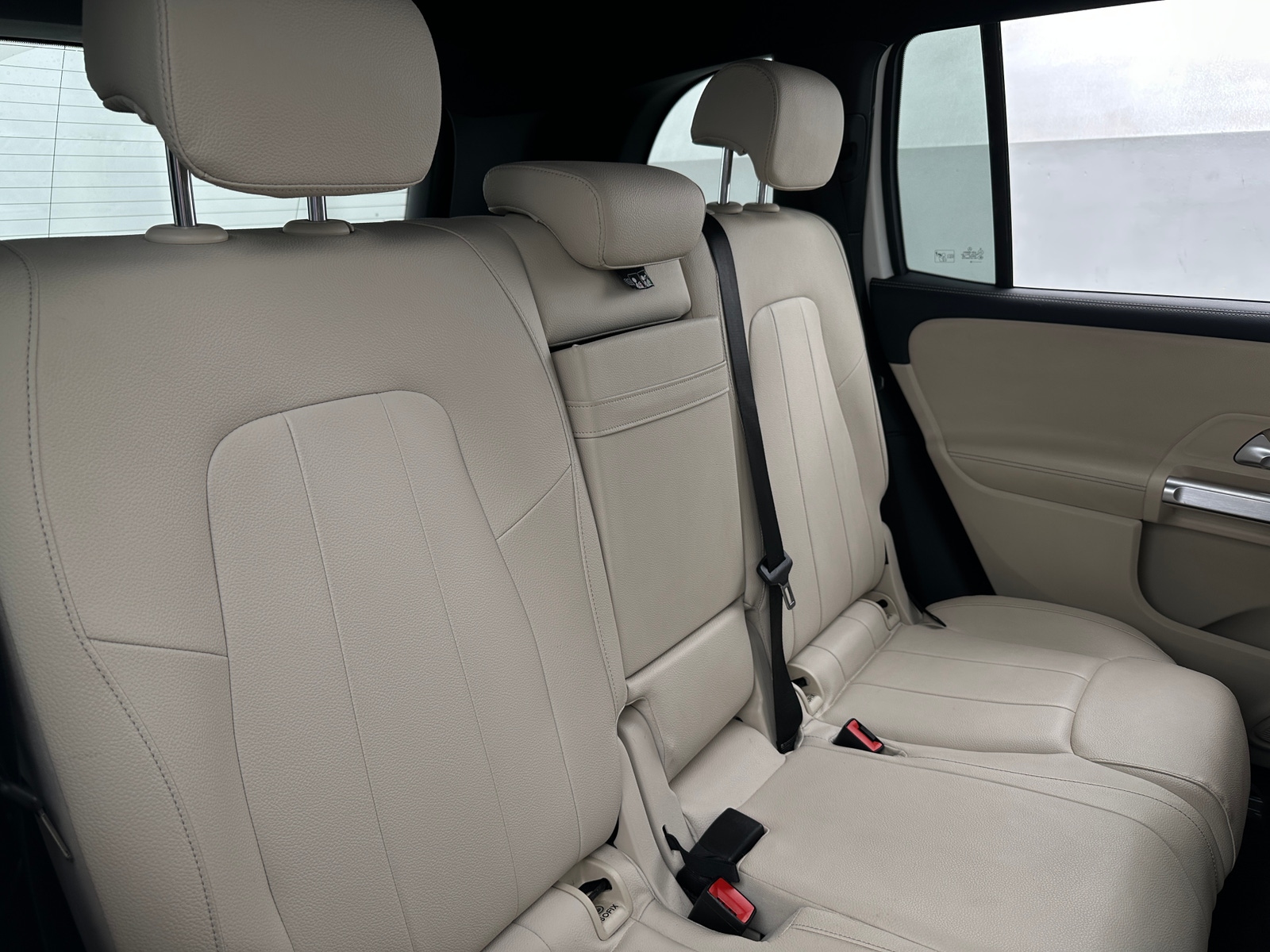 Thumbnail: 2020 Mercedes-Benz GLB - 5