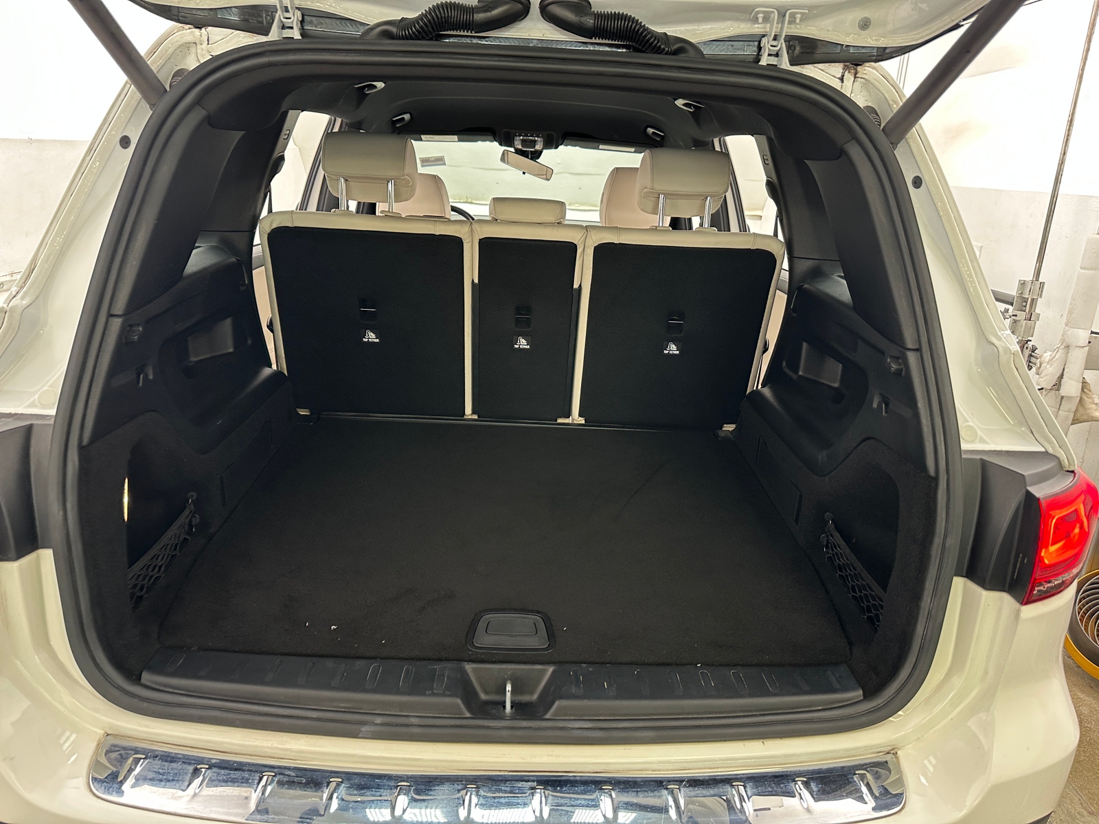 Thumbnail: 2020 Mercedes-Benz GLB - 6