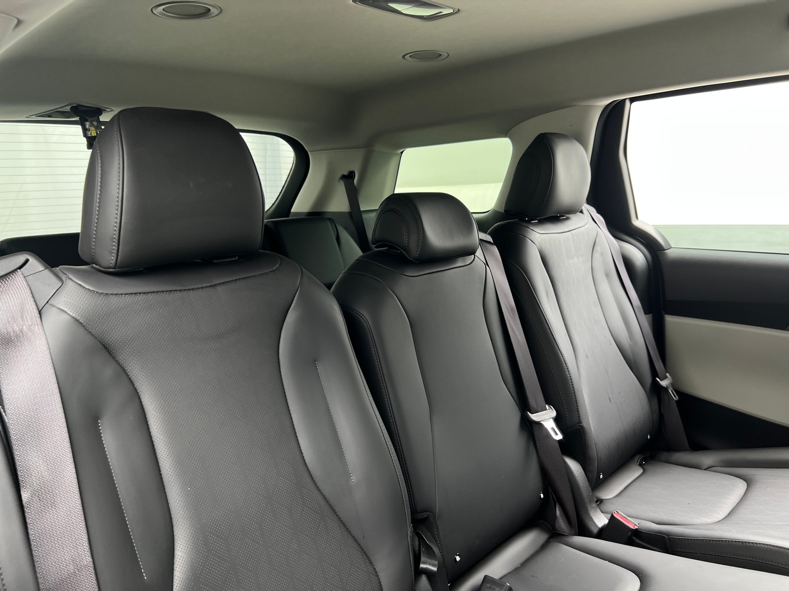 Thumbnail: 2023 Kia Carnival - 5