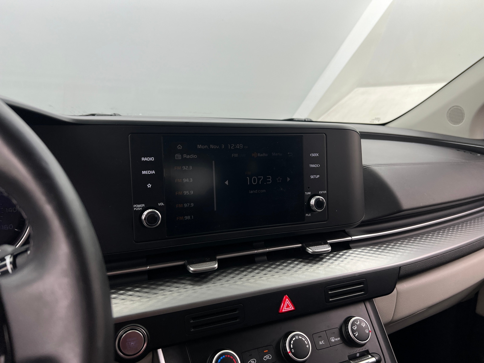 Thumbnail: 2023 Kia Carnival - 3