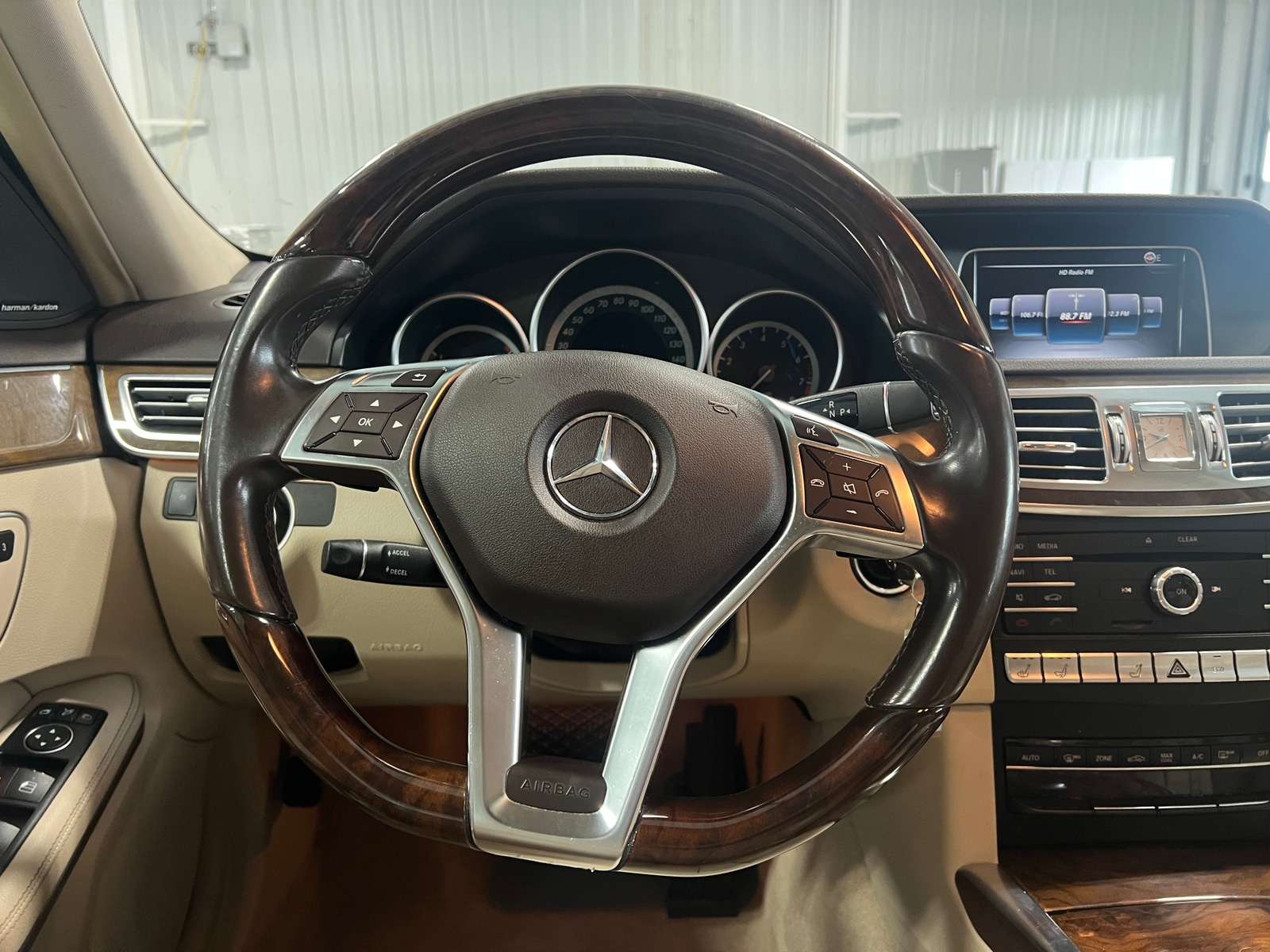 Thumbnail: 2016 Mercedes-Benz E-Class - 4